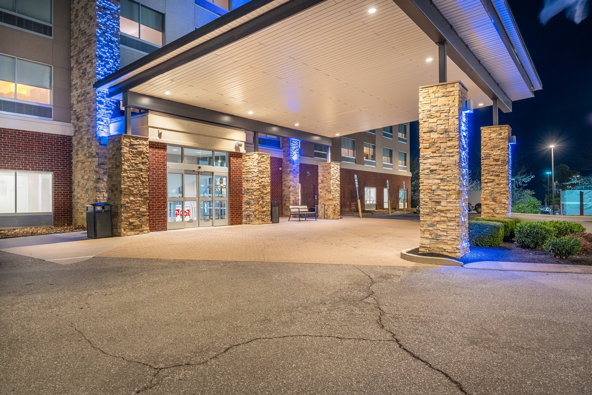 Holiday Inn Express & Suites Nashville North - Springfield by IHG Image