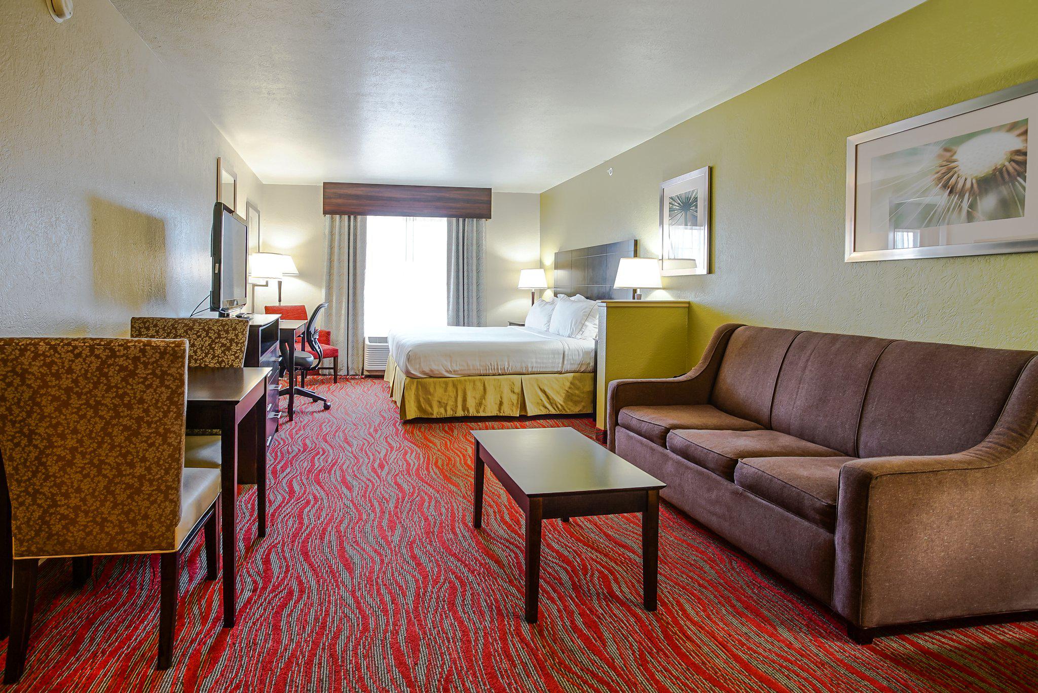 Holiday Inn Express & Suites Indianapolis North - Carmel Photo