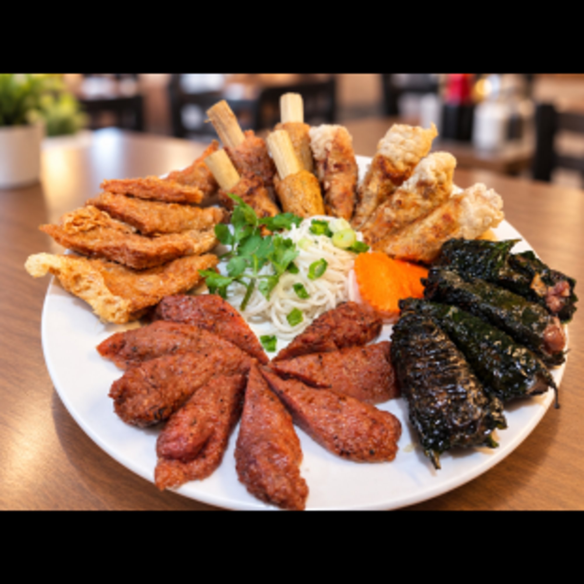 Special Appetizer Platter – Khai Vị Đặc Biệt