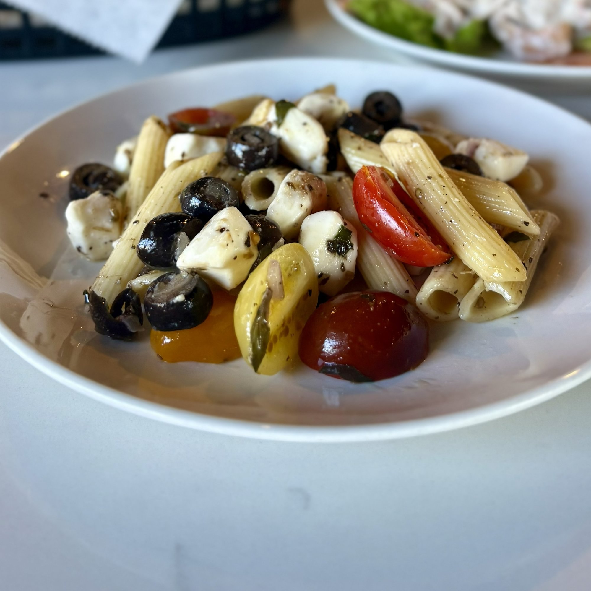 MOZZ + PENNE PASTA SALAD DINNER - 16oz