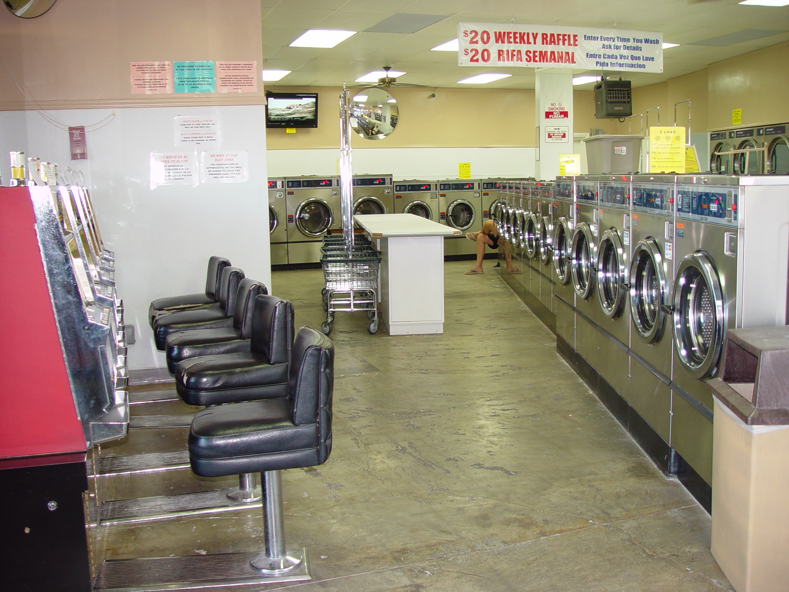 A Free Wash Laundromat & Cleaners Photo