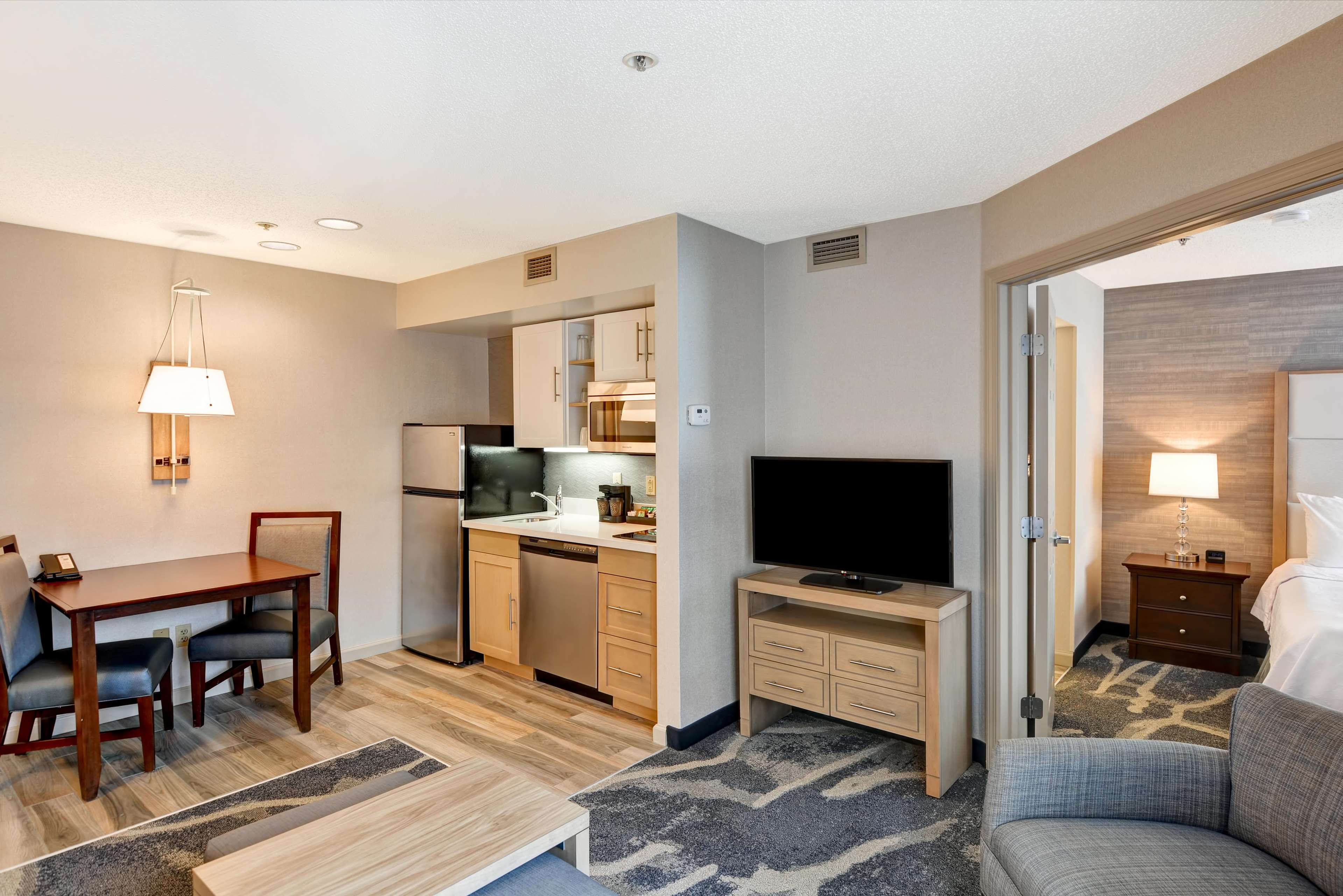 Homewood Suites by Hilton Hartford/Windsor Locks Photo