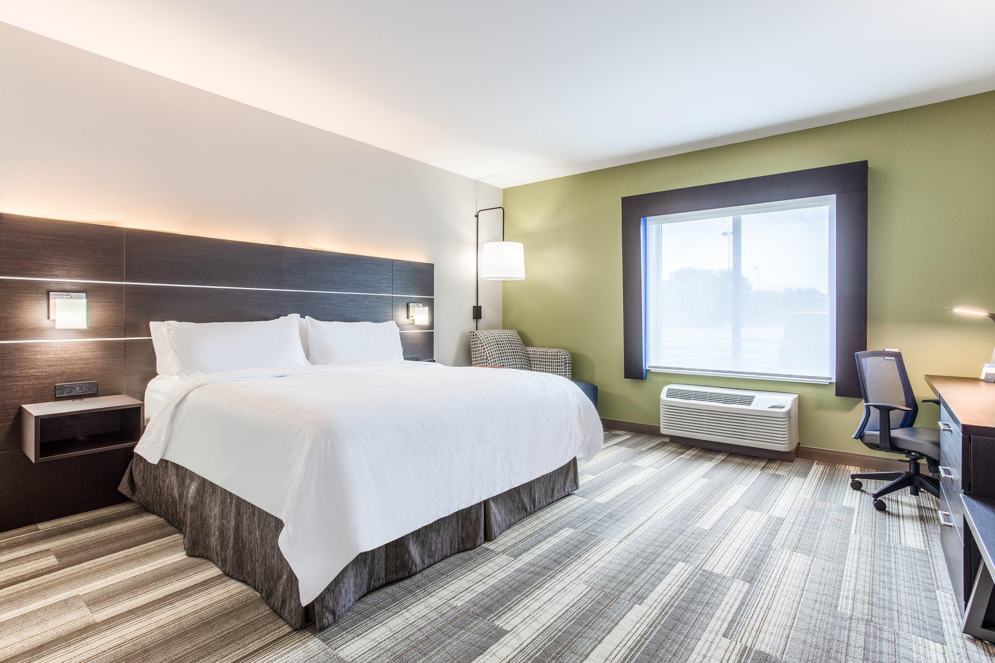 Holiday Inn Express & Suites Ottawa Photo