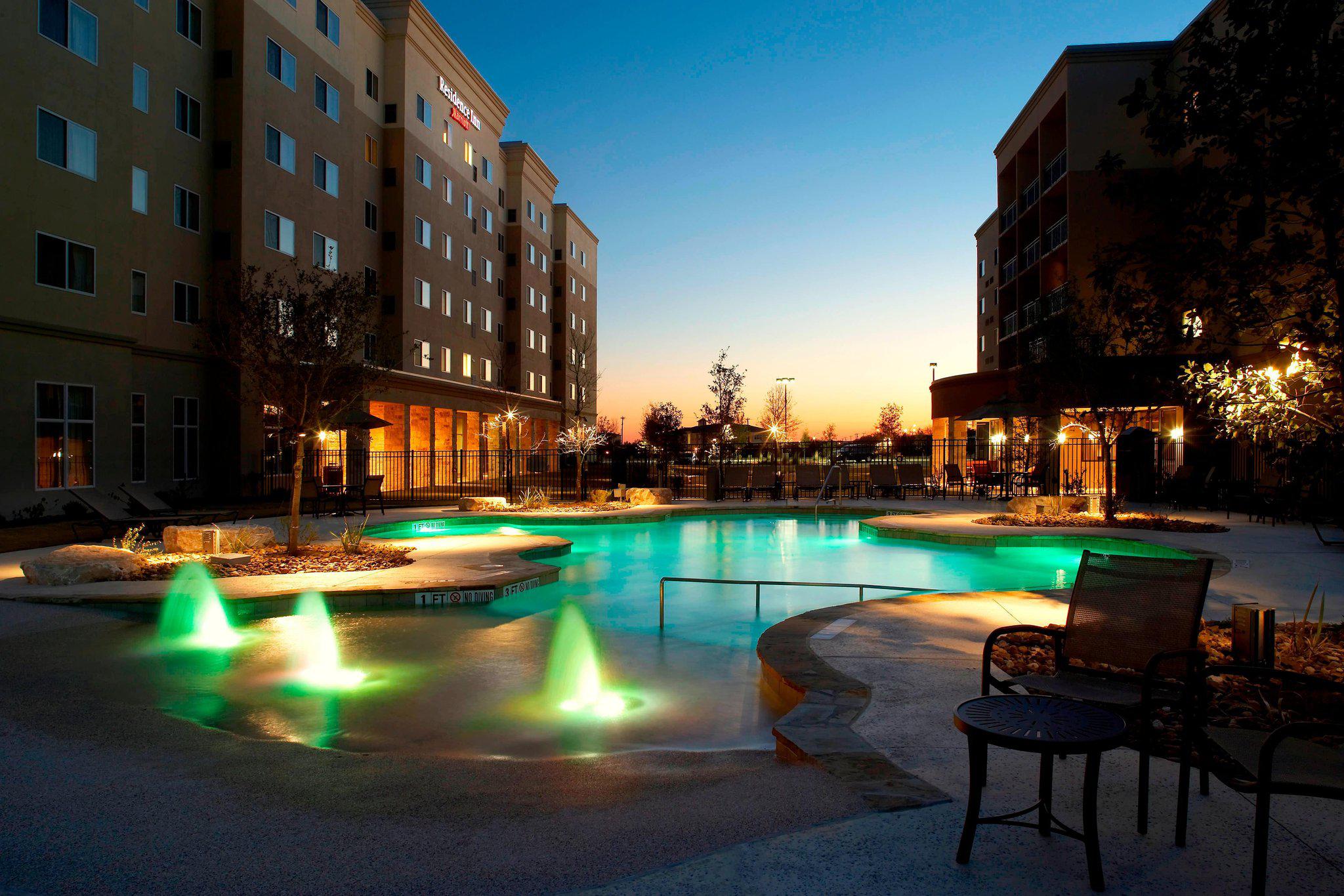 Courtyard by Marriott San Antonio Six Flags® at The RIM Photo