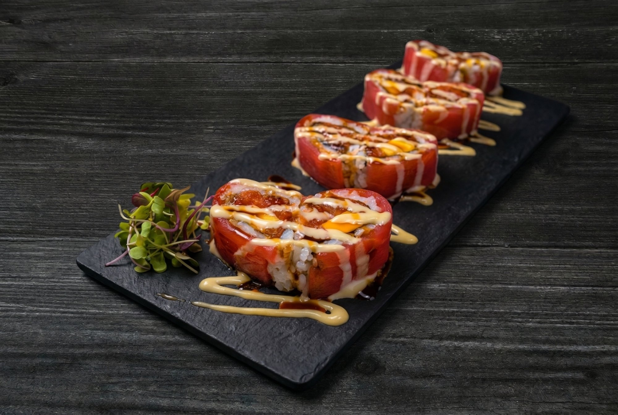 Red love roll