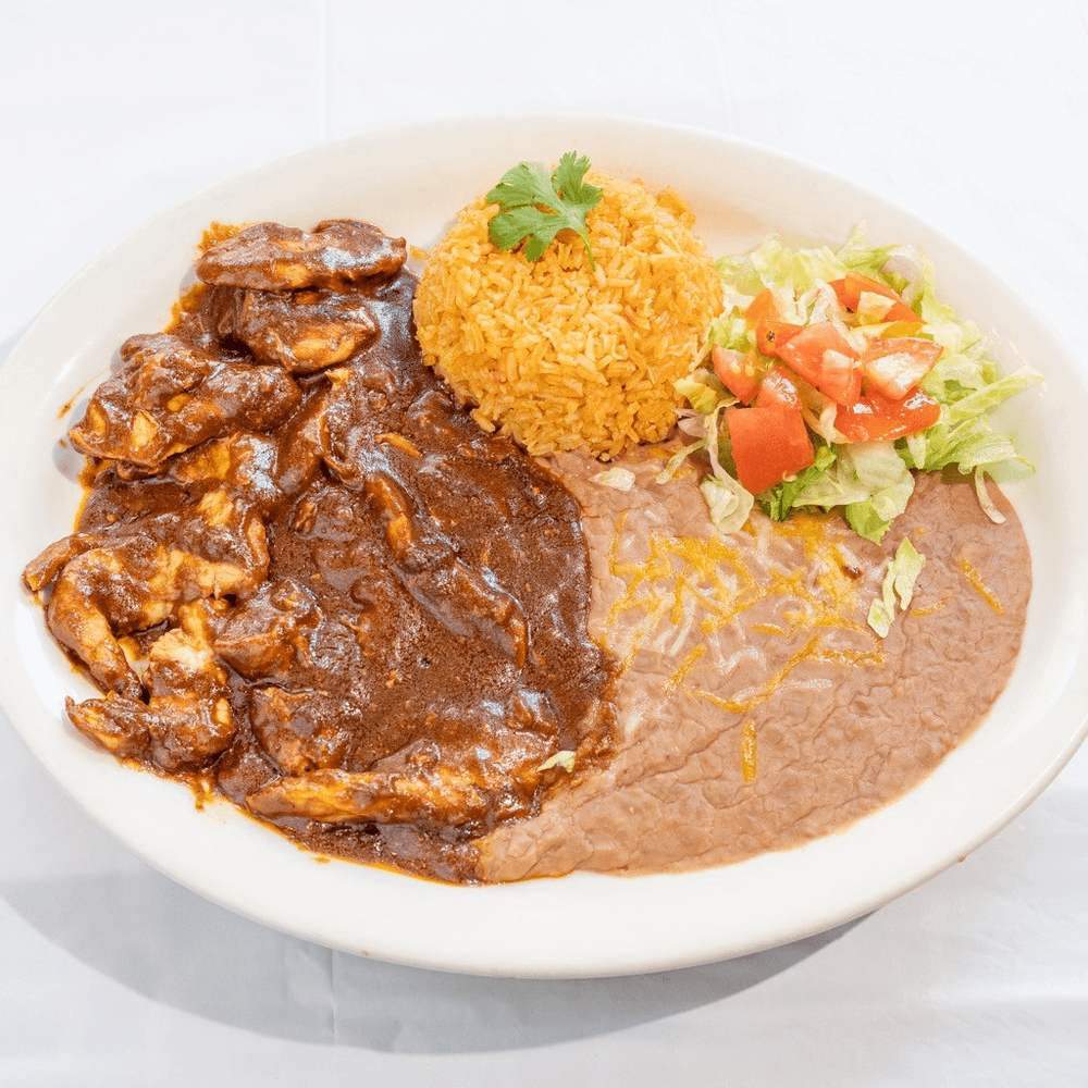 Pollo en Mole (Chicken in Mole Sauce)
