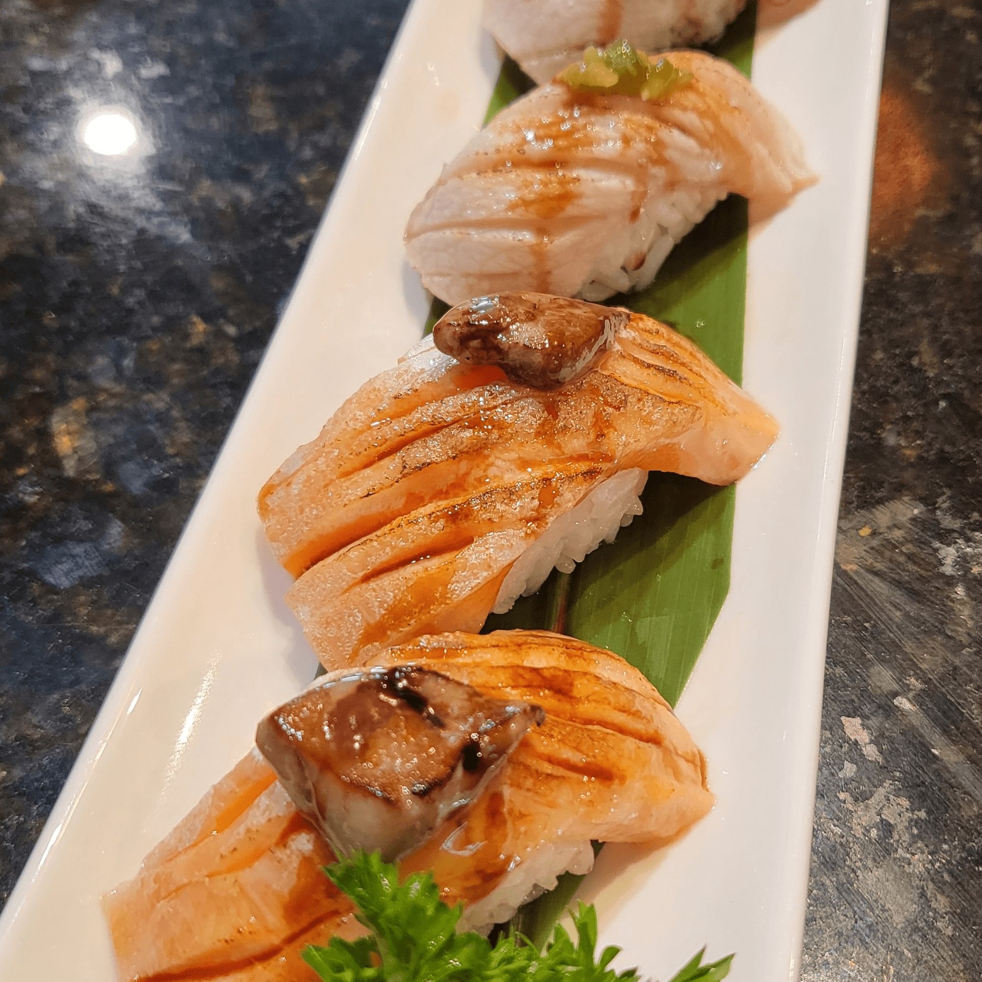 Belly Belly (4pcs sushi)