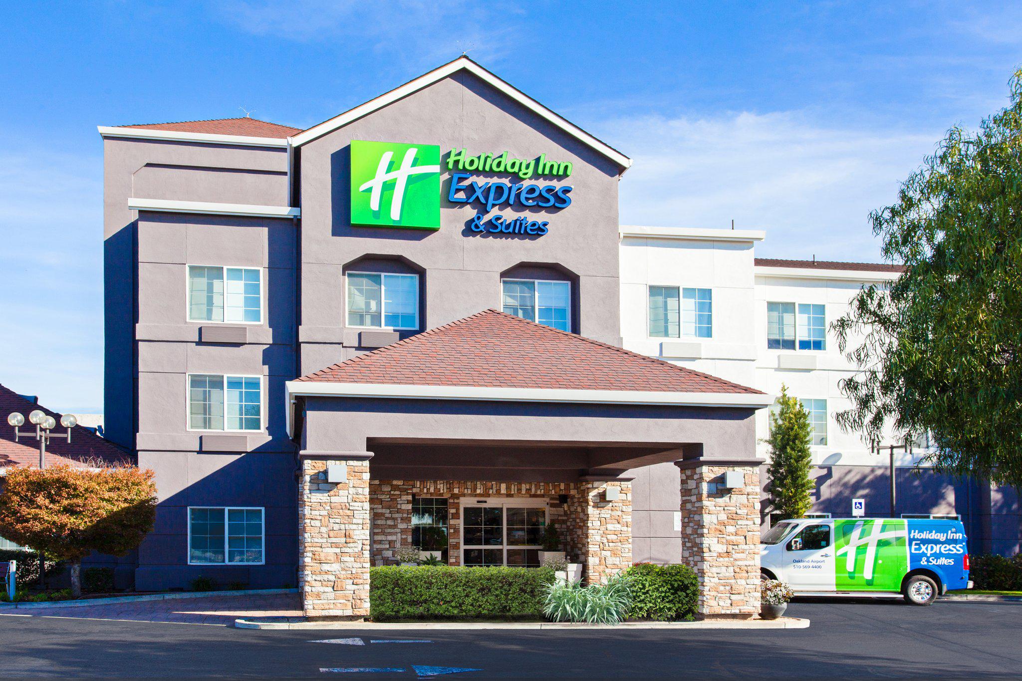Holiday Inn Express & Suites Oakland-Airport Photo