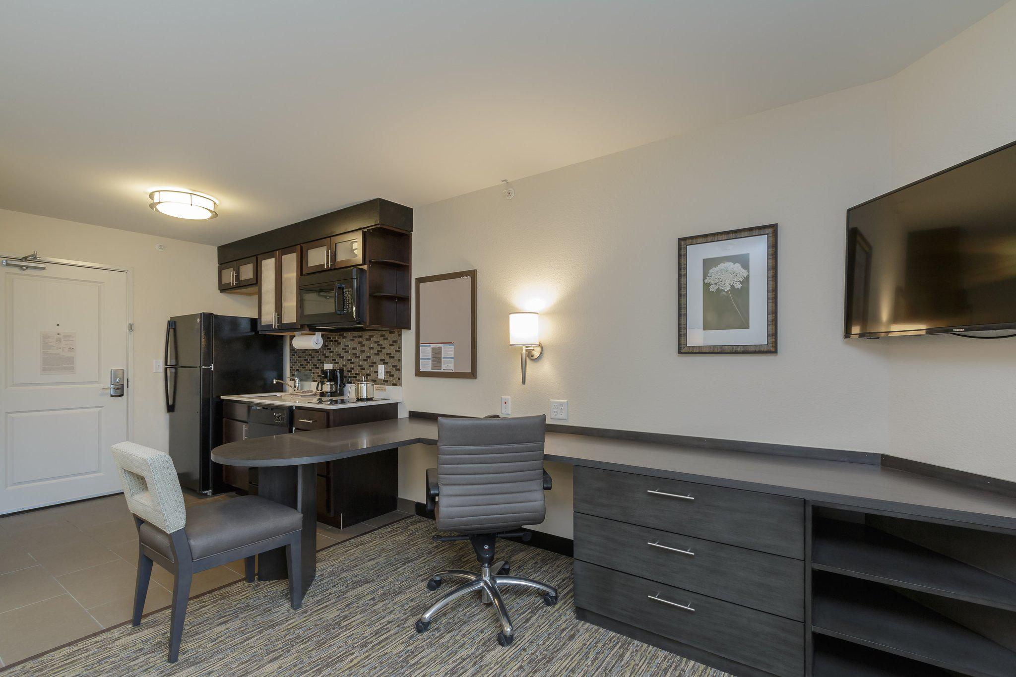 Candlewood Suites Mishawaka Photo