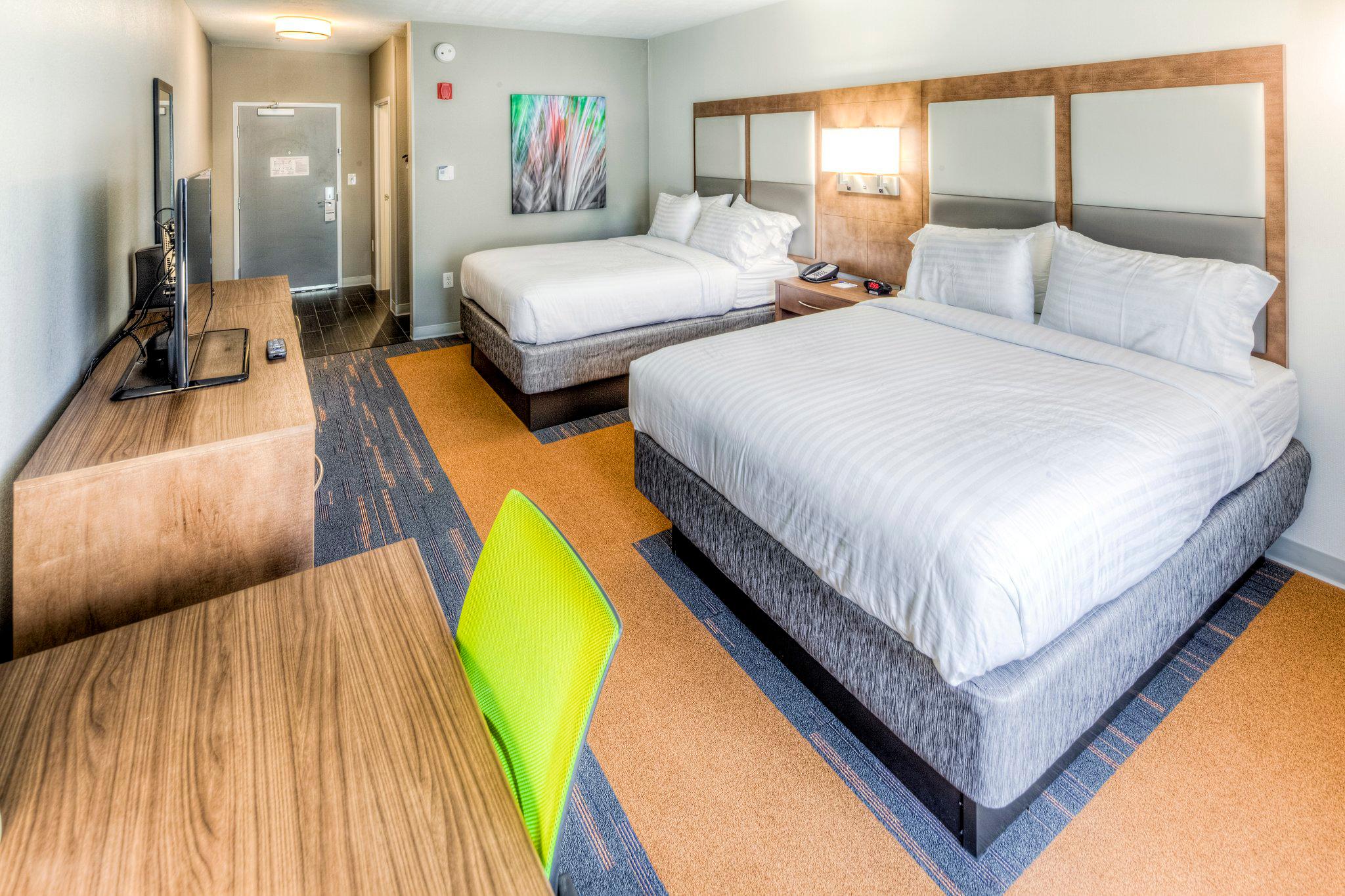 Holiday Inn Express & Suites Cleveland West - Westlake Photo