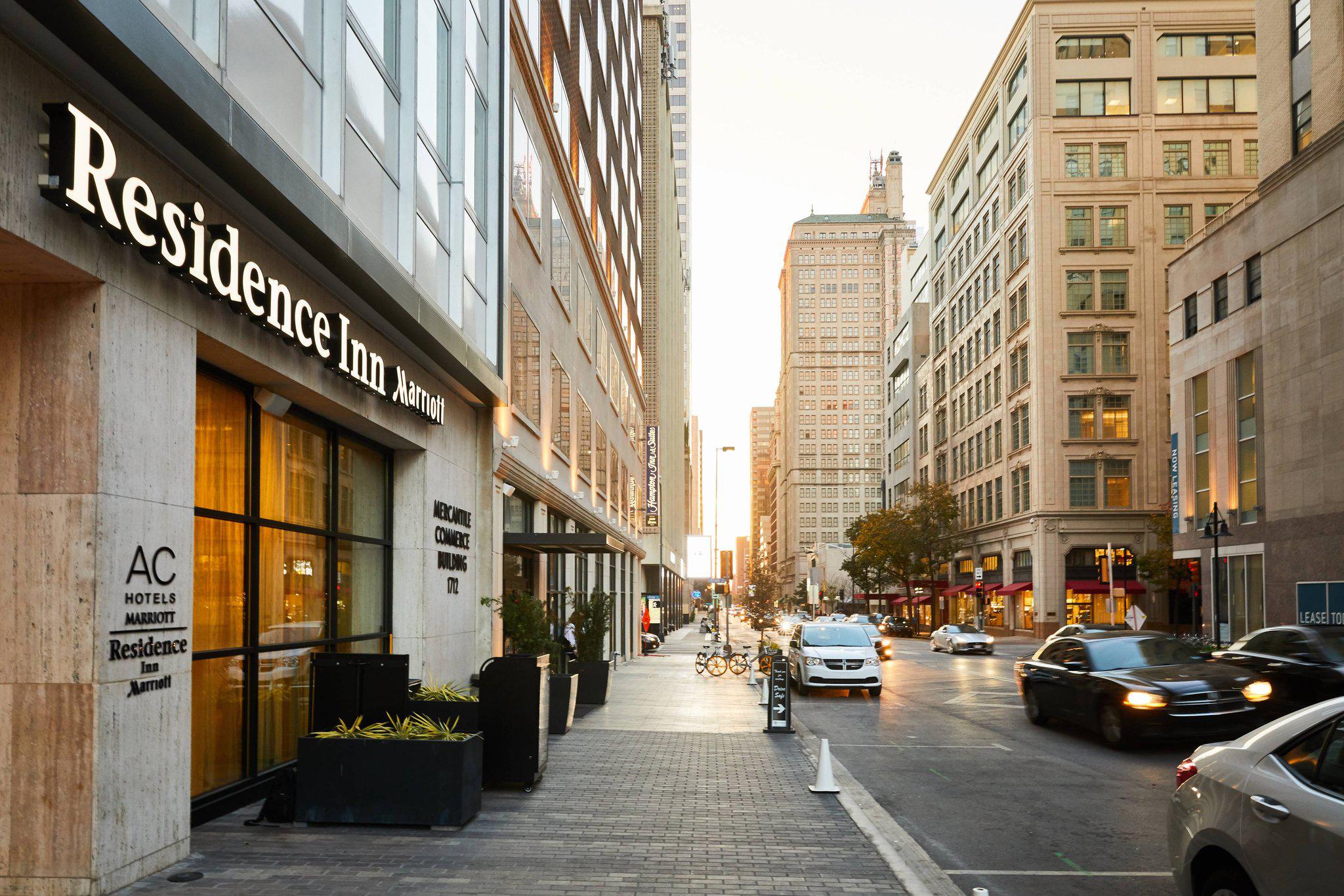 Residence Inn by Marriott Dallas Downtown Photo