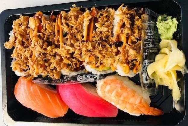Sushi California Combo Pizza