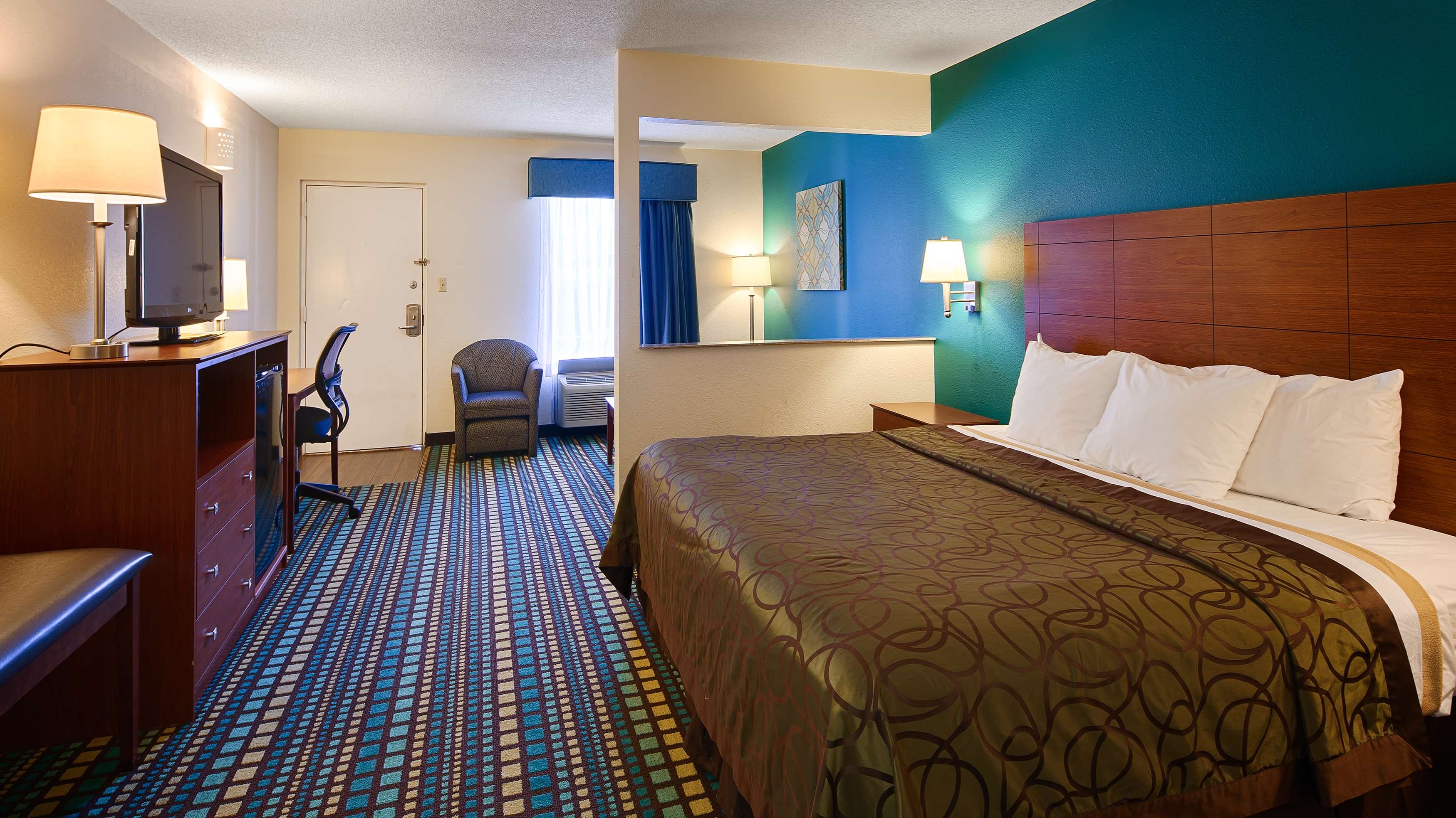 Best Western Tallahassee-Downtown Inn & Suites Photo