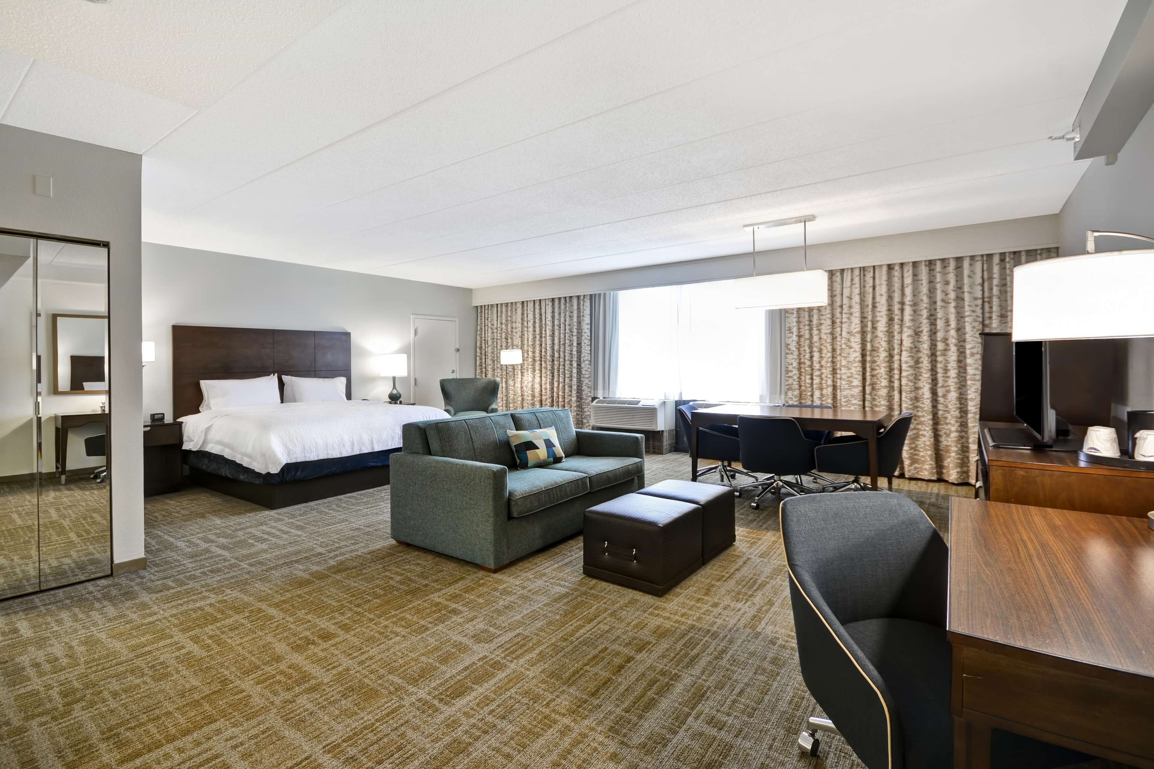 Hampton Inn Chicago/Naperville Photo