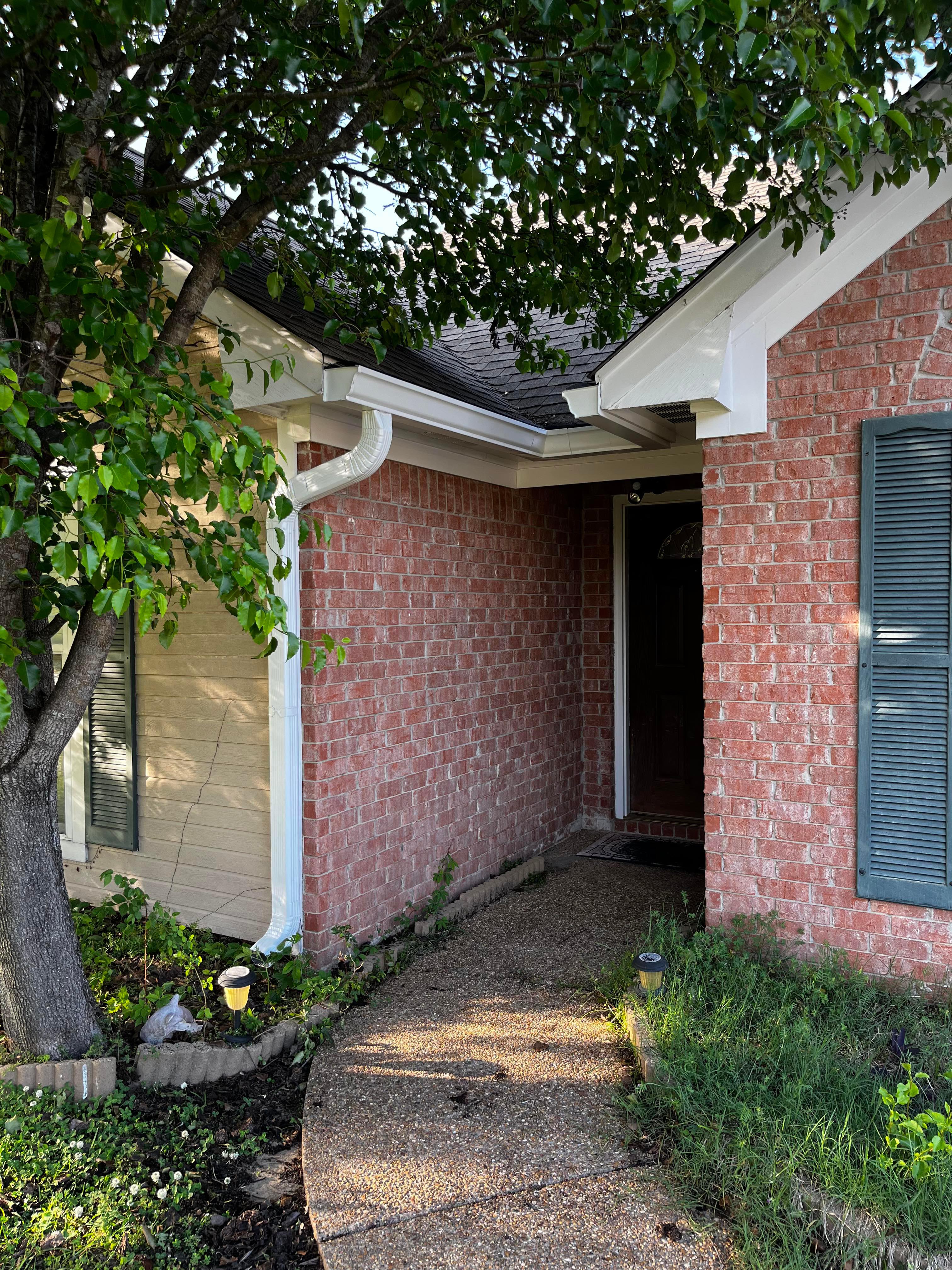 Southern Gutters LLC Image