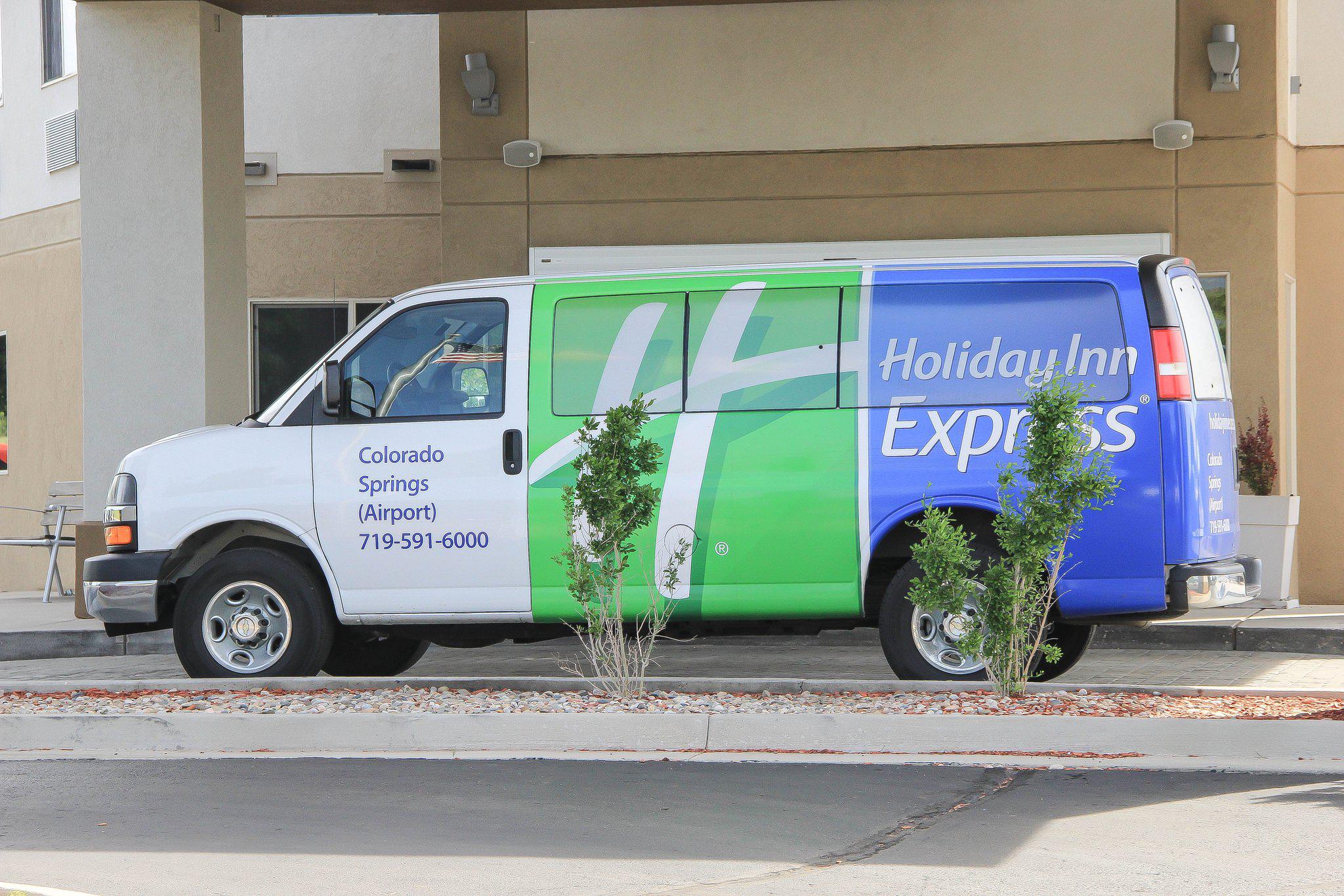 Holiday Inn Express & Suites Colorado Springs Airport Photo