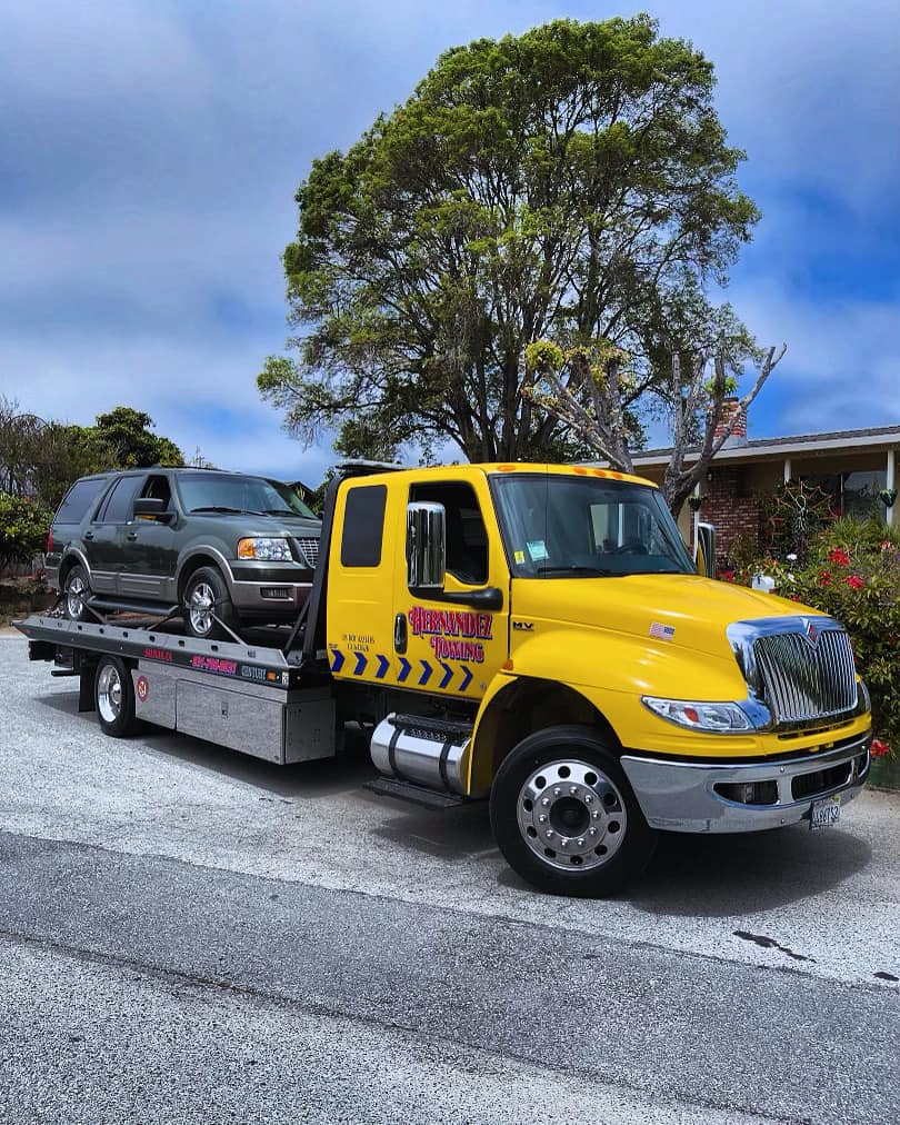 Hernandez Towing Service LLC Image