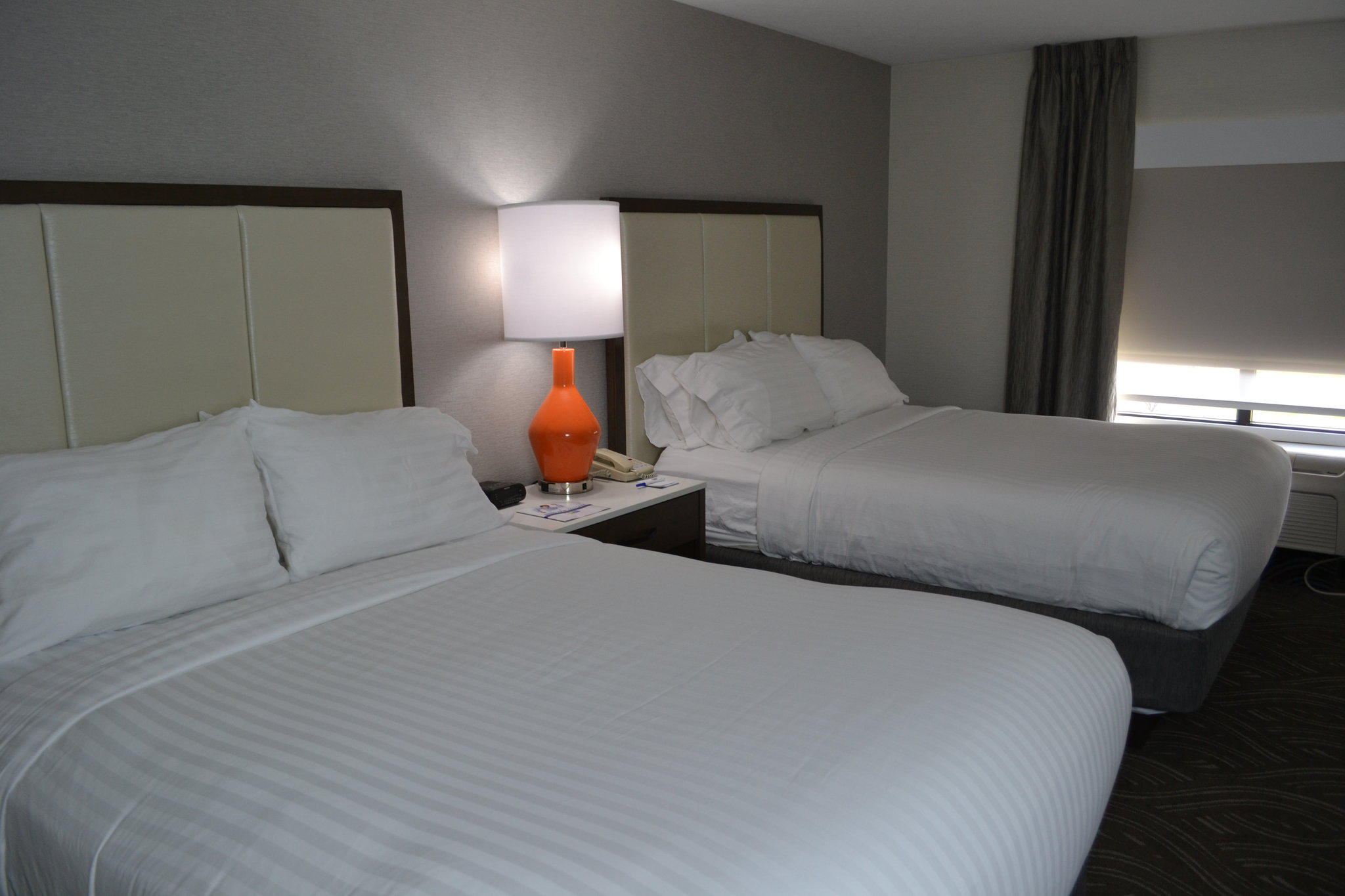 Holiday Inn Express & Suites Kent State University Photo