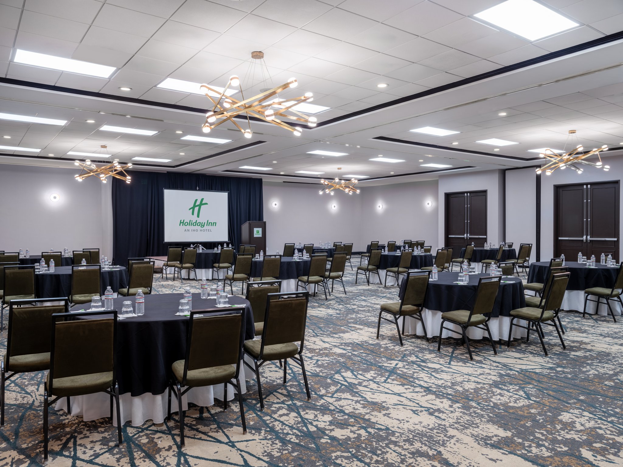 Holiday Inn & Suites Chicago Northwest - Elgin by IHG Image
