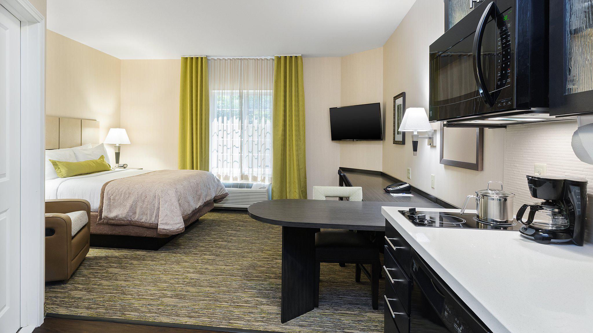 Candlewood Suites Grove City - Outlet Center Photo