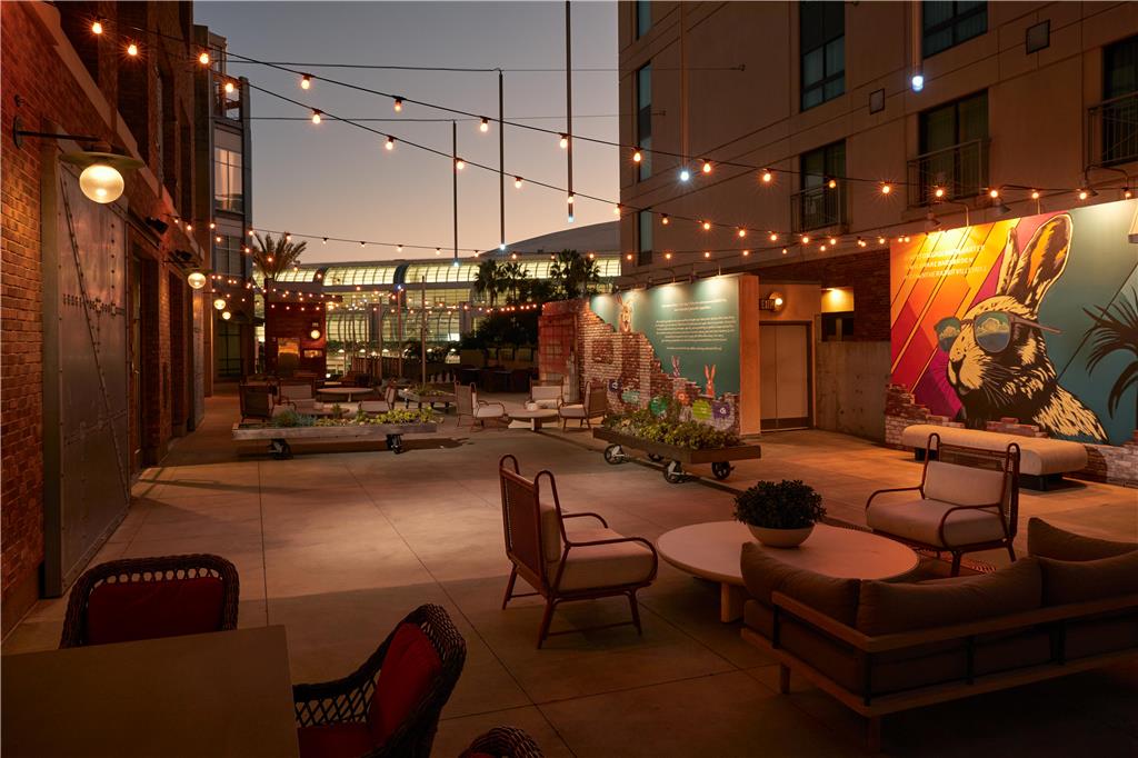 Hilton San Diego Gaslamp Quarter Image