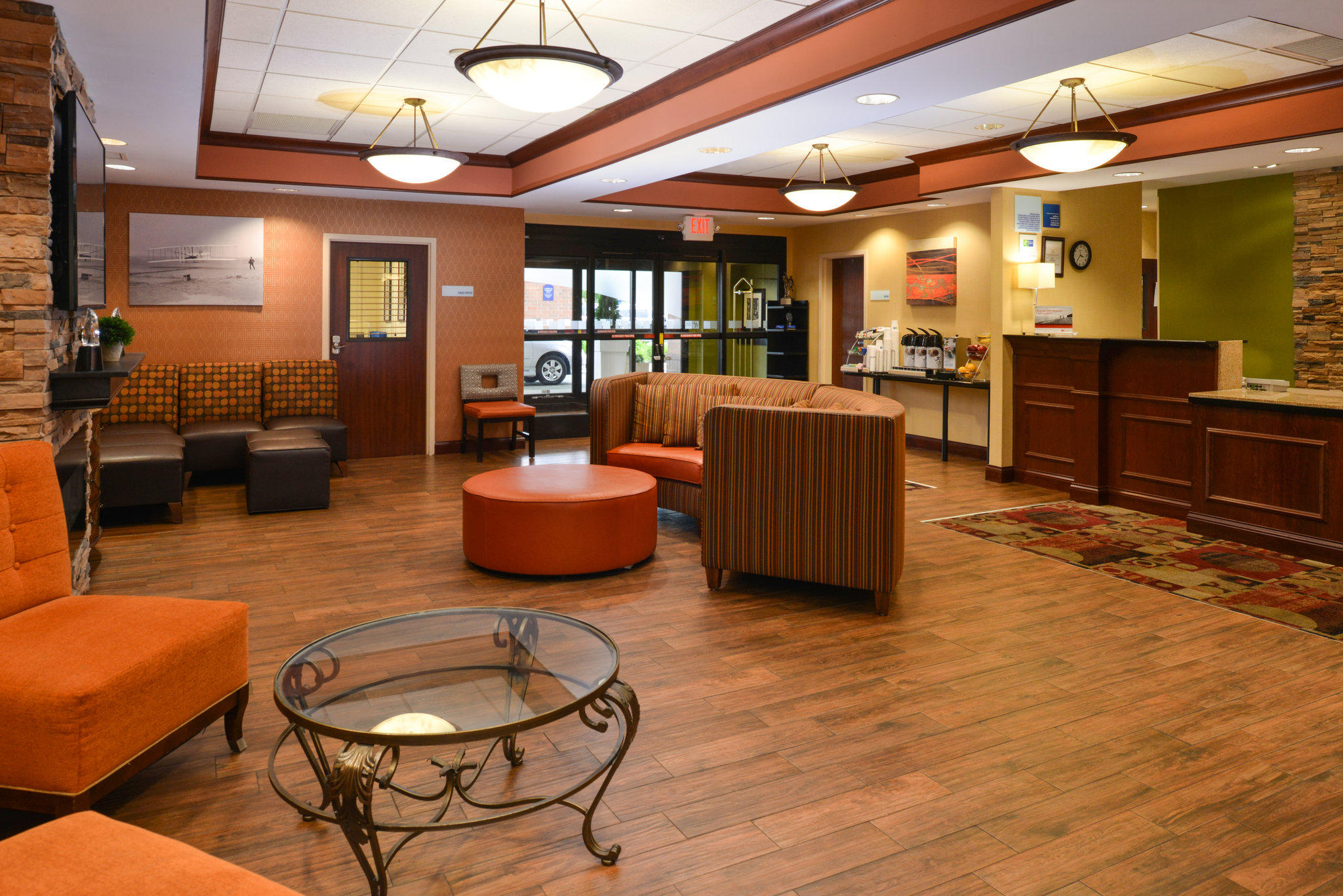 Holiday Inn Express & Suites Dayton-Centerville Photo