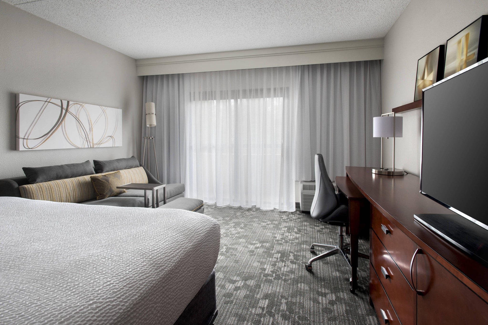 Courtyard by Marriott Lincroft Red Bank Photo