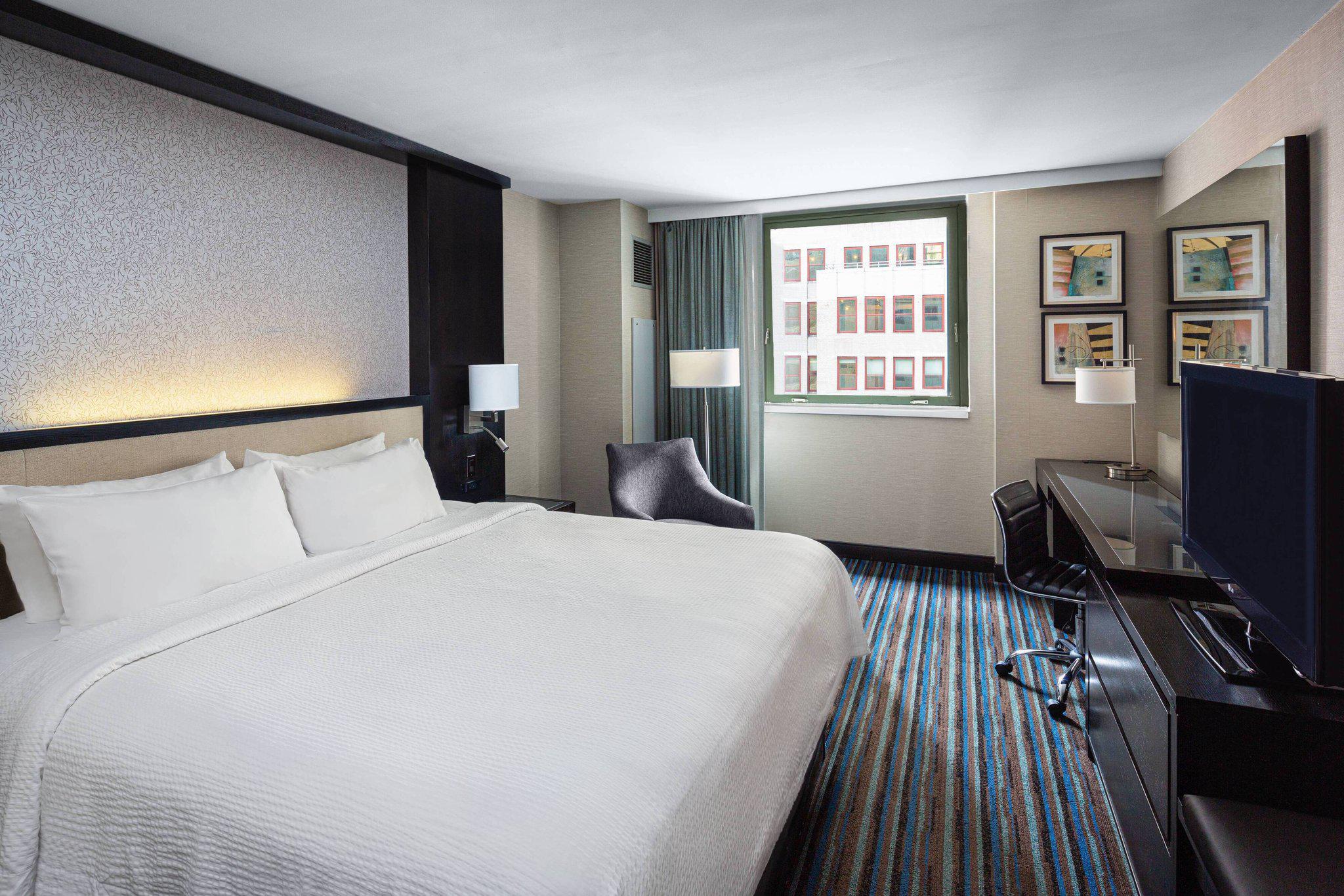 Courtyard by Marriott New York Manhattan/Times Square Photo