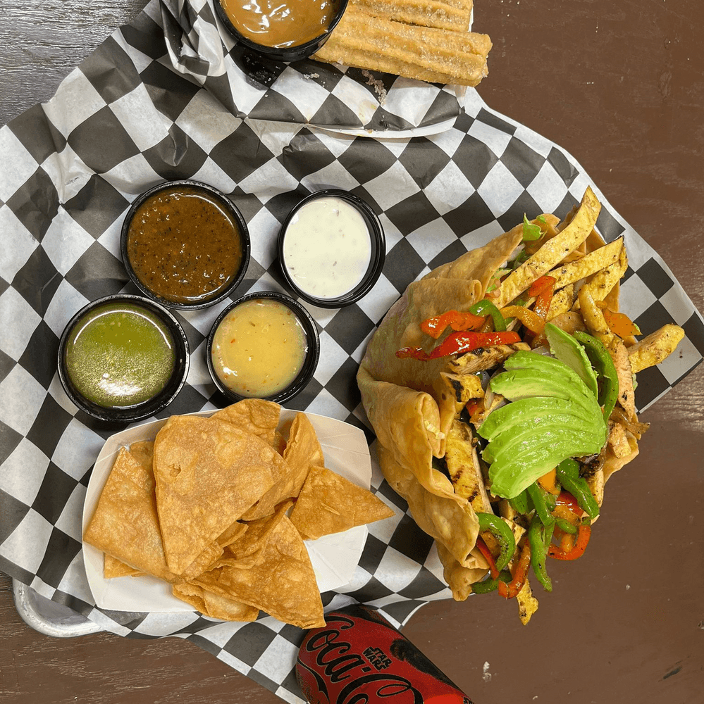 Chicken Fajita Salad Combo
