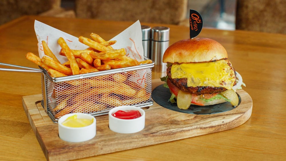 Opera Cheese Burger