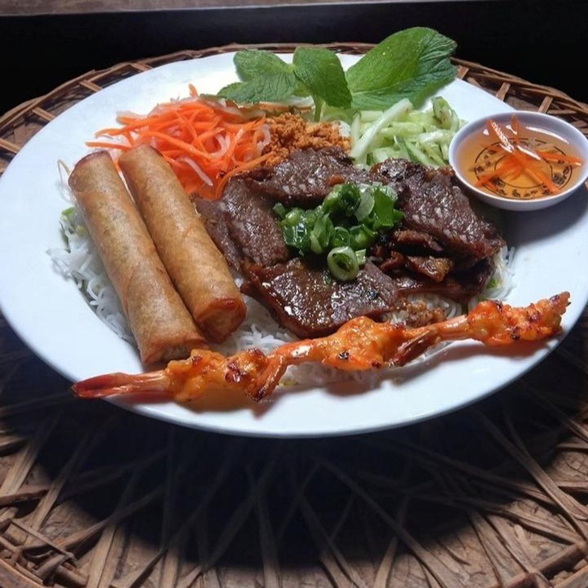 Charbroiled Meat, Shrimp, Eggrolls Vermicelli