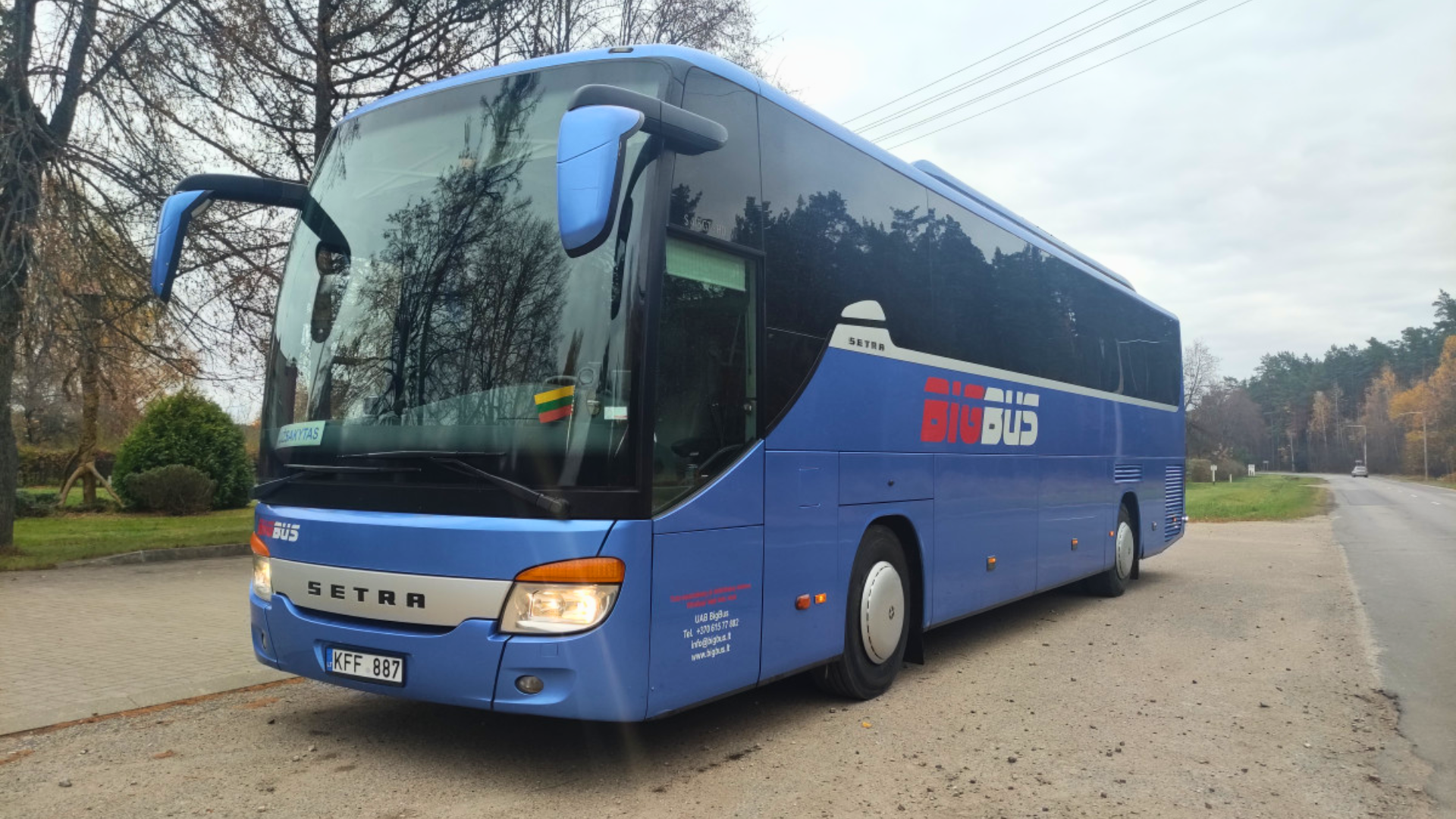 Setra – seating capacity: 49 passengers + 2 for guides + 1 driver