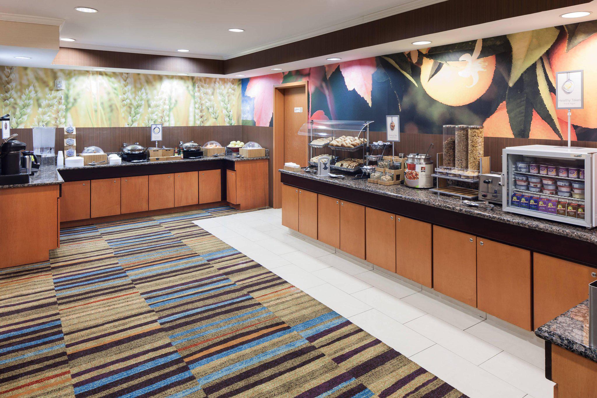 Fairfield Inn & Suites by Marriott Jacksonville Butler Boulevard Photo