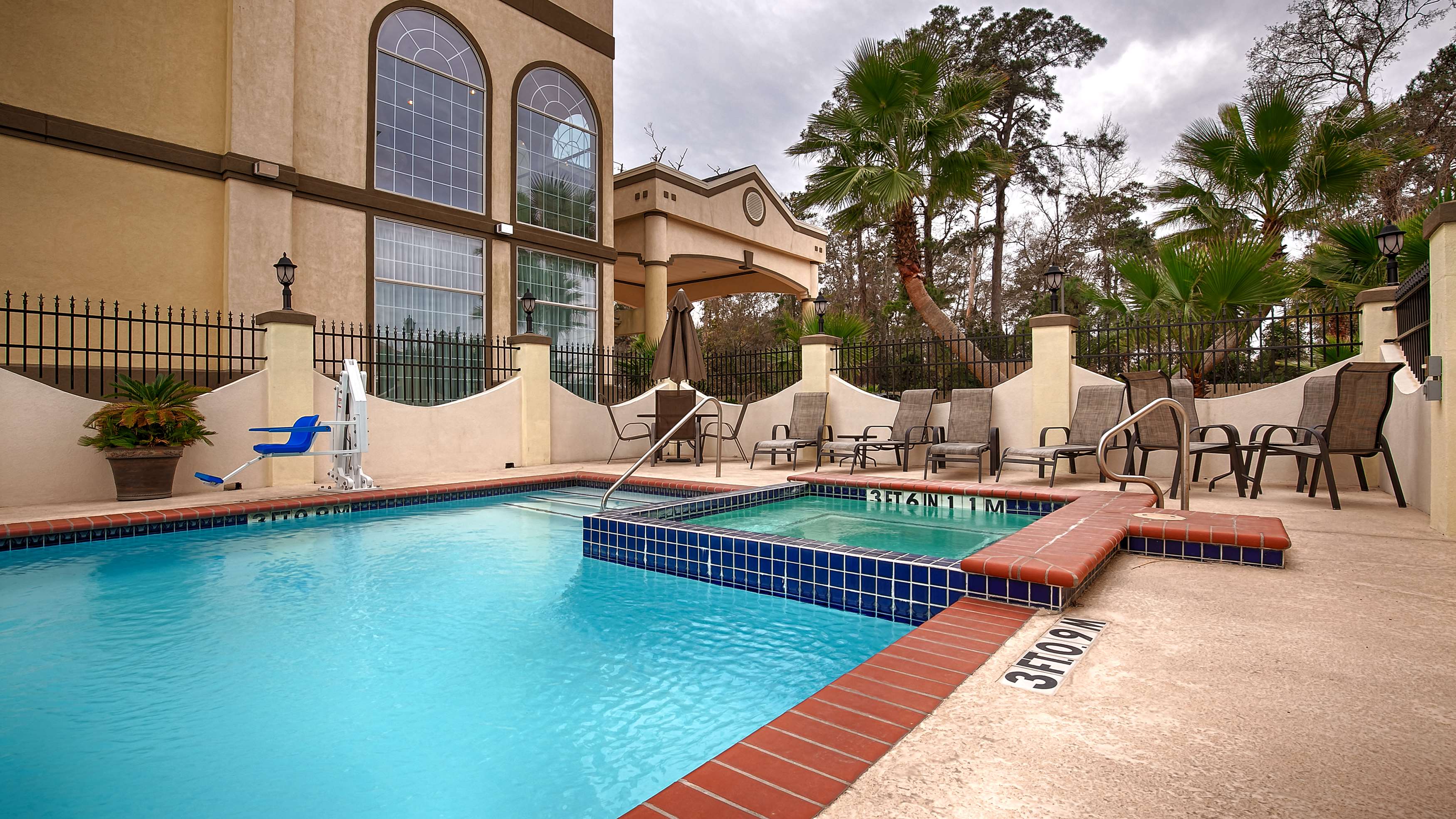 Best Western Plus New Caney Inn & Suites Photo