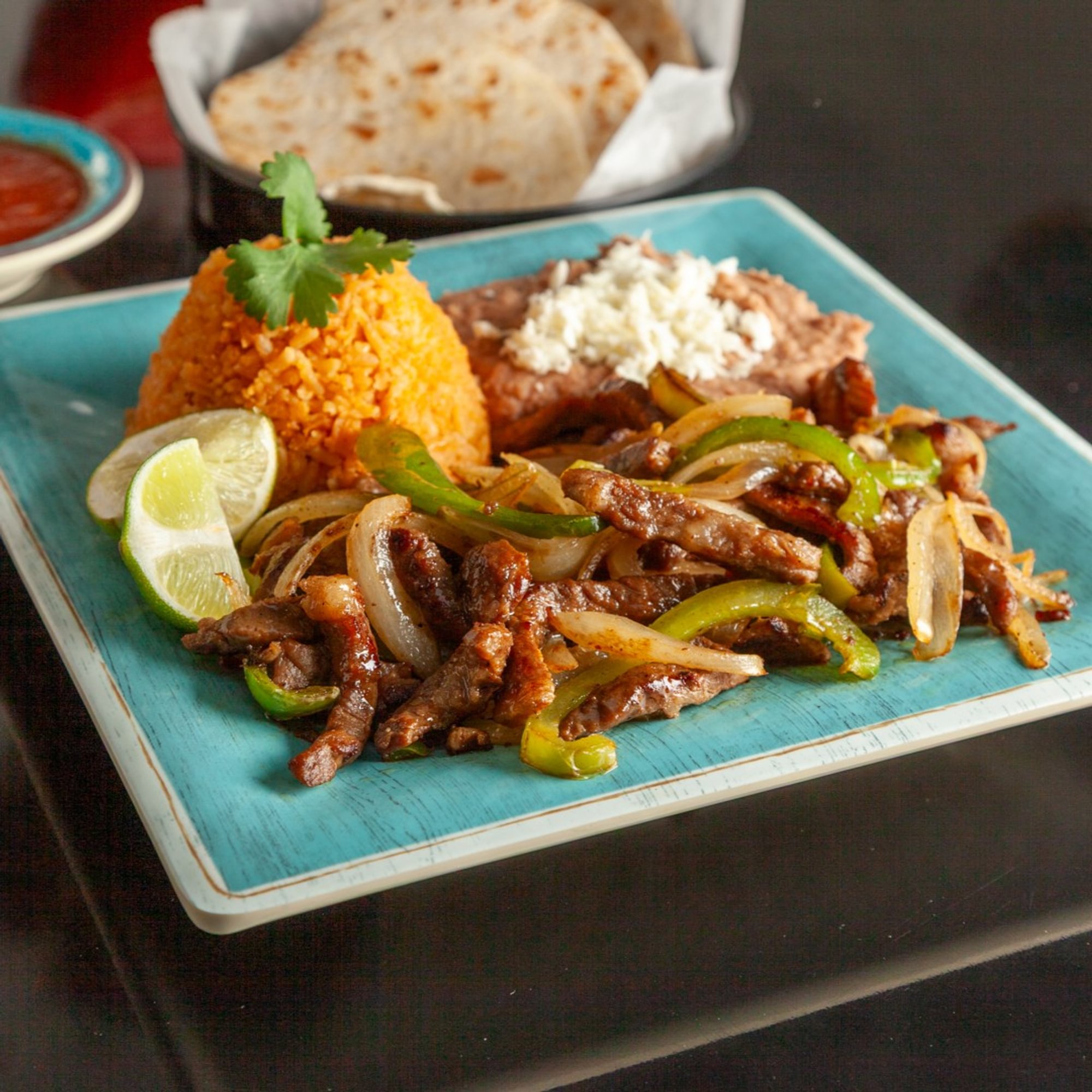 P. Fajita Pita Grilled Steak - Grilled Onion & Bell Peppers / Fajita Pita Res - Cebolla y Chile M...