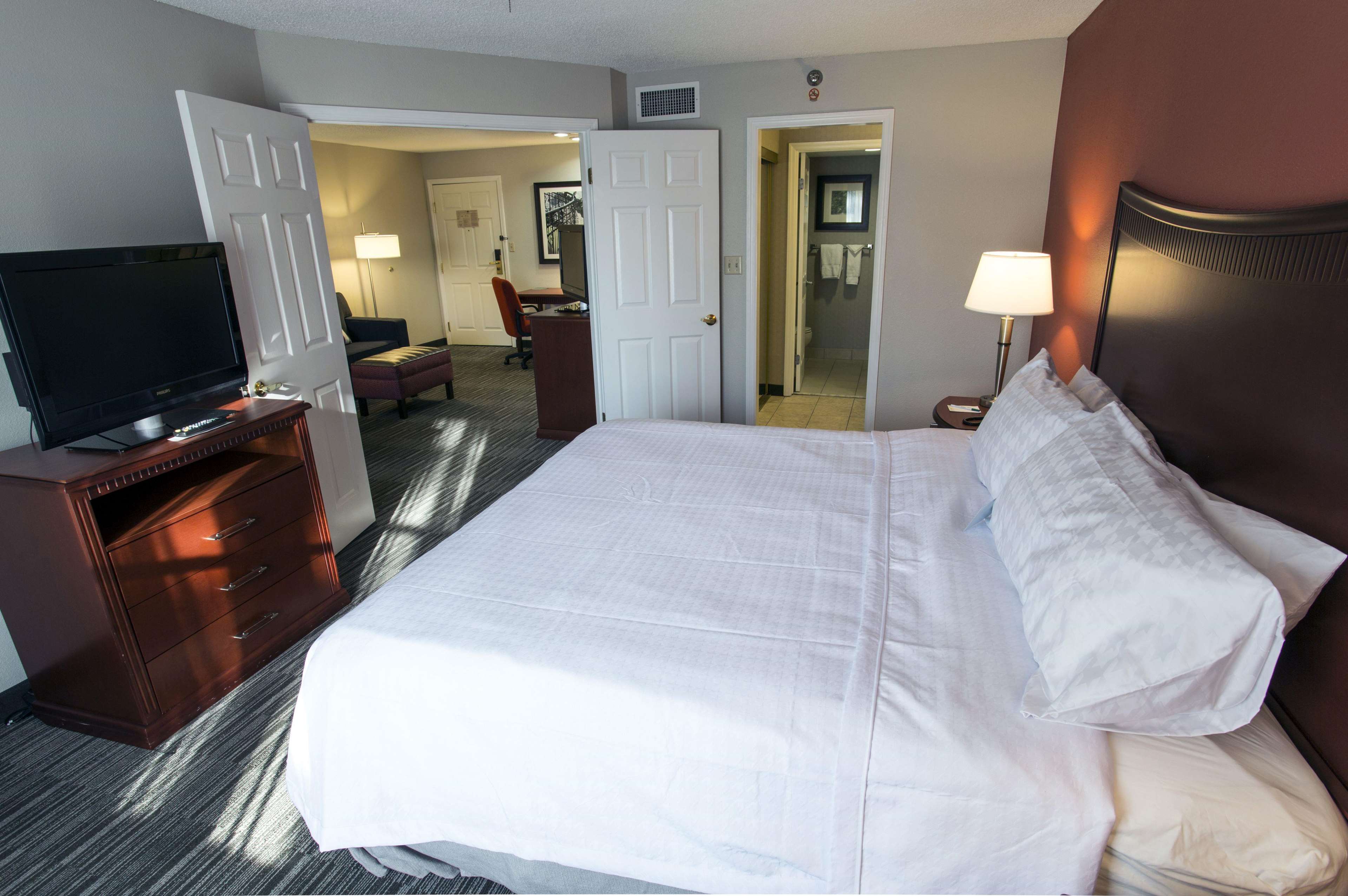 Homewood Suites by Hilton Savannah Photo