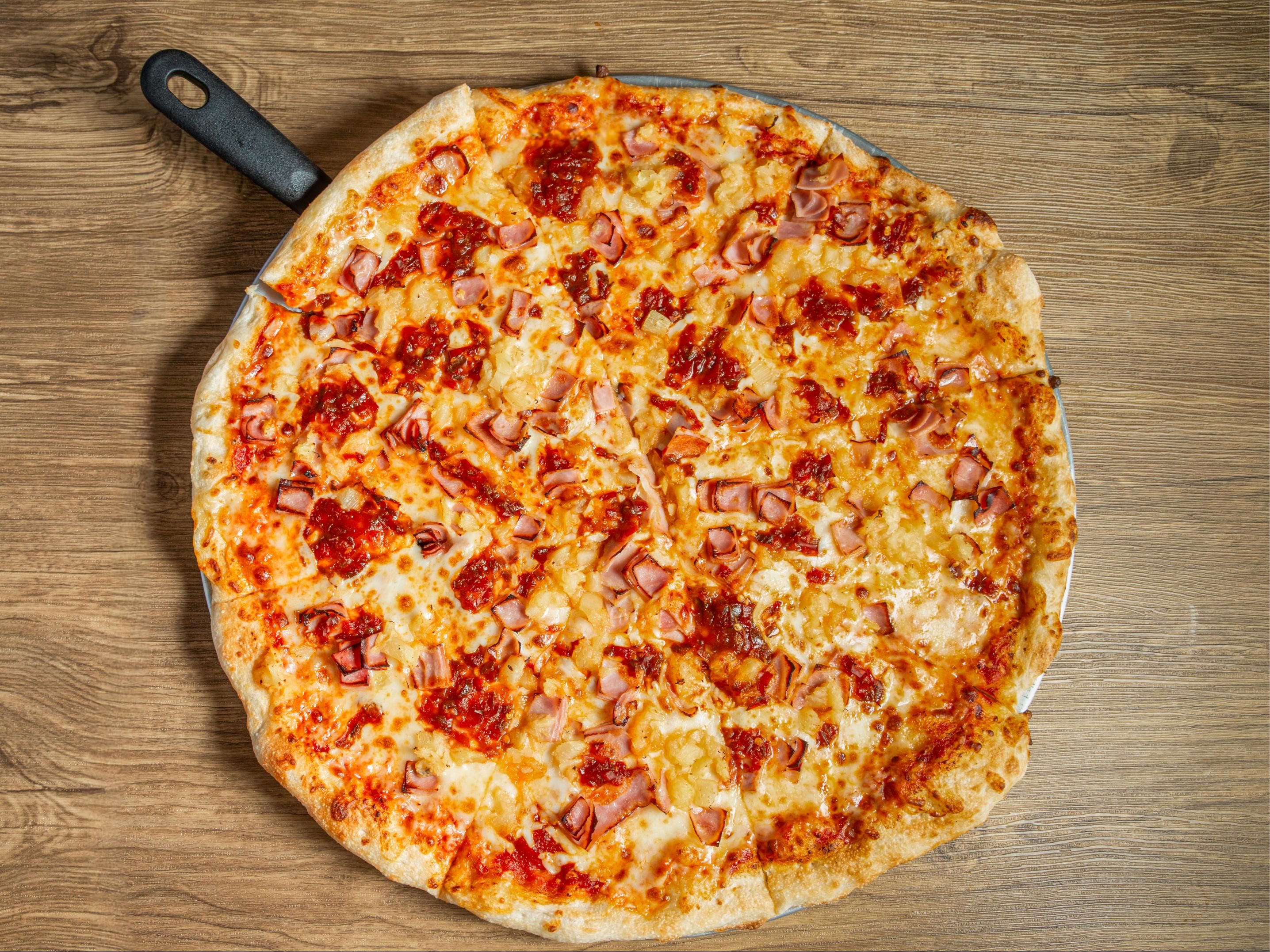 16" Pizza Hot Hawaiian