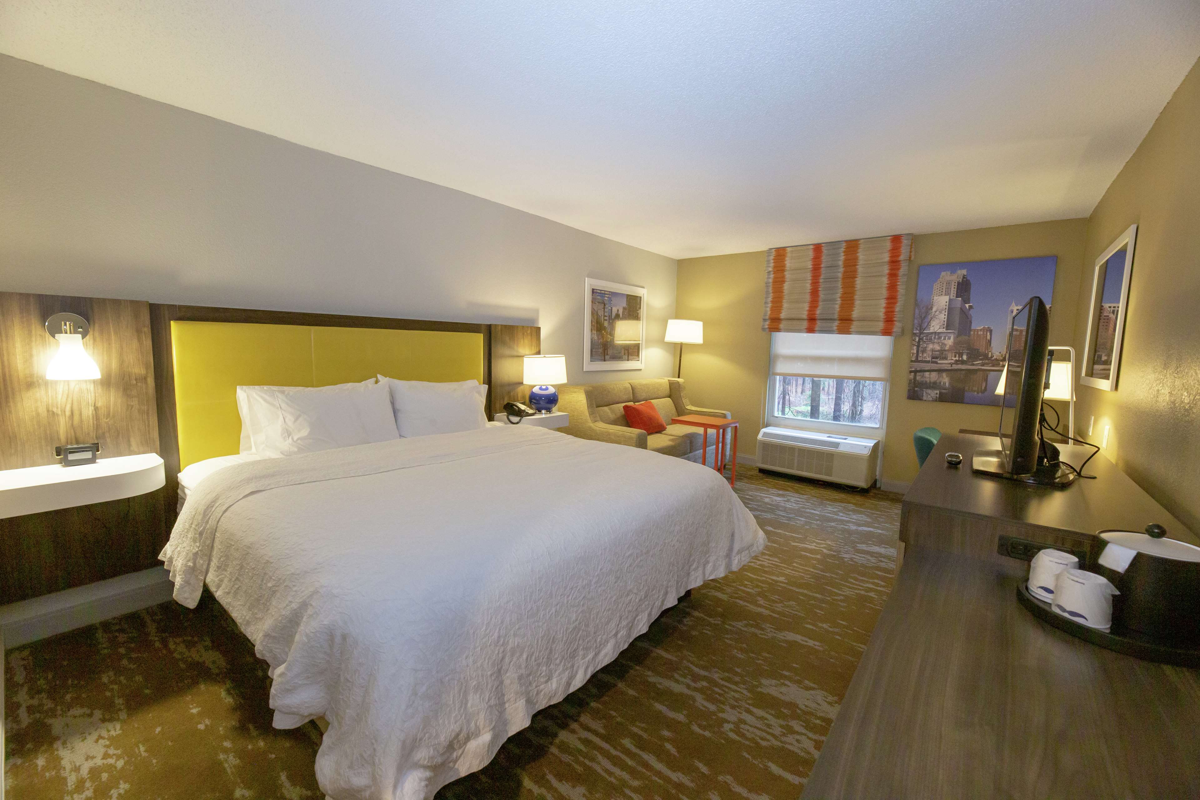 Hampton Inn & Suites Raleigh/Cary I-40 (PNC Arena) Photo