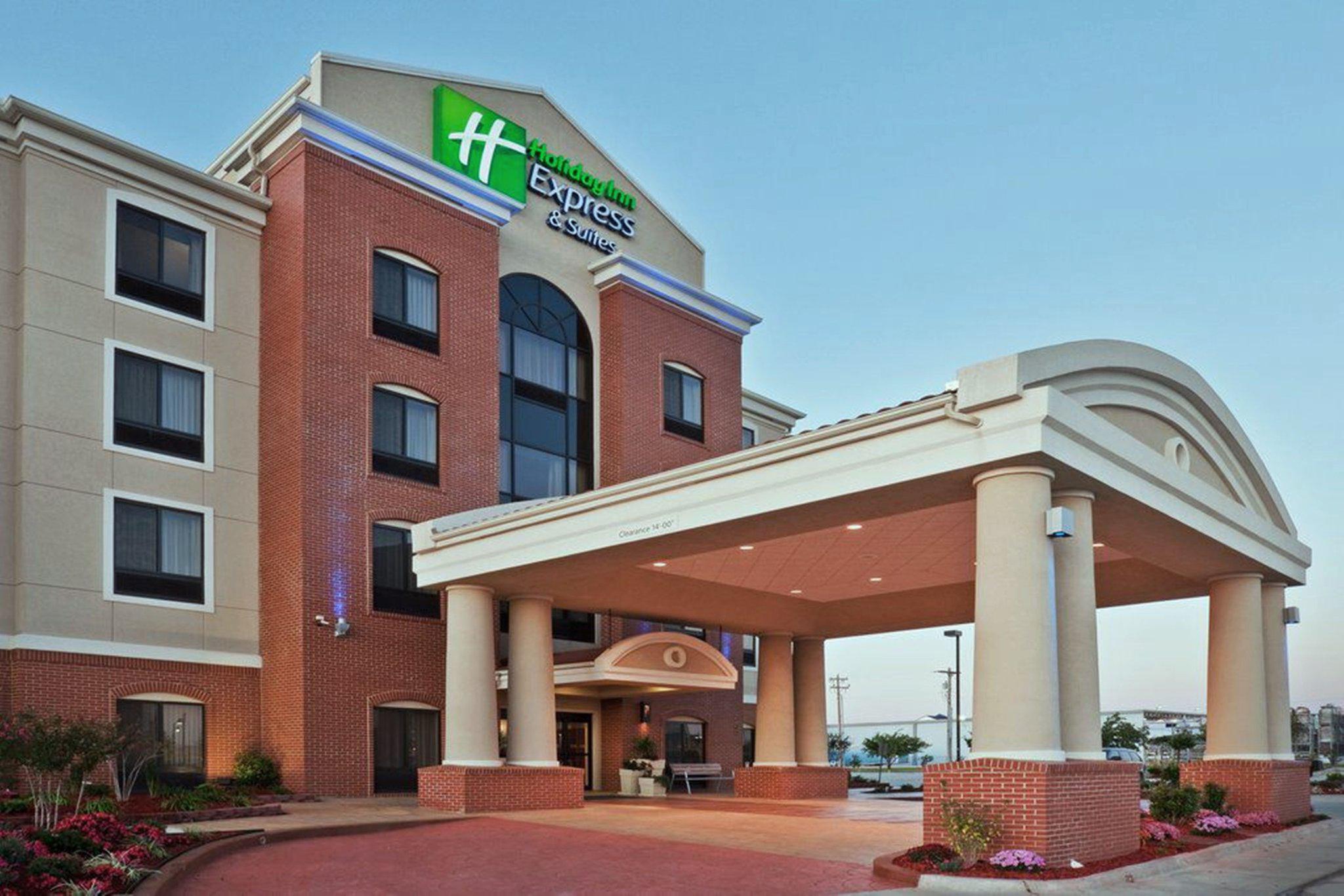 Holiday Inn Express & Suites Greensburg Photo