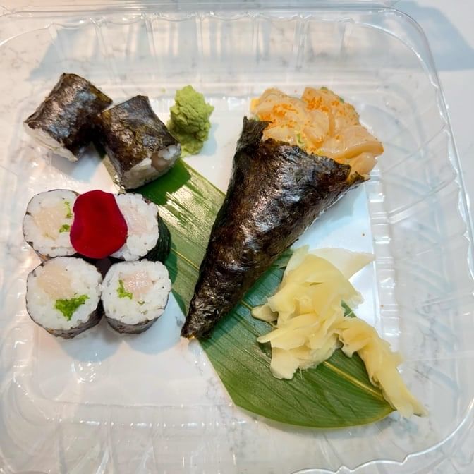 Spicy Scallop Hand Roll
