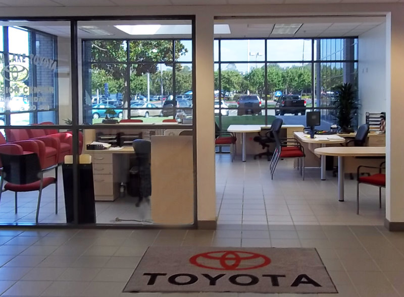 Folsom Lake Toyota Collision Center Photo