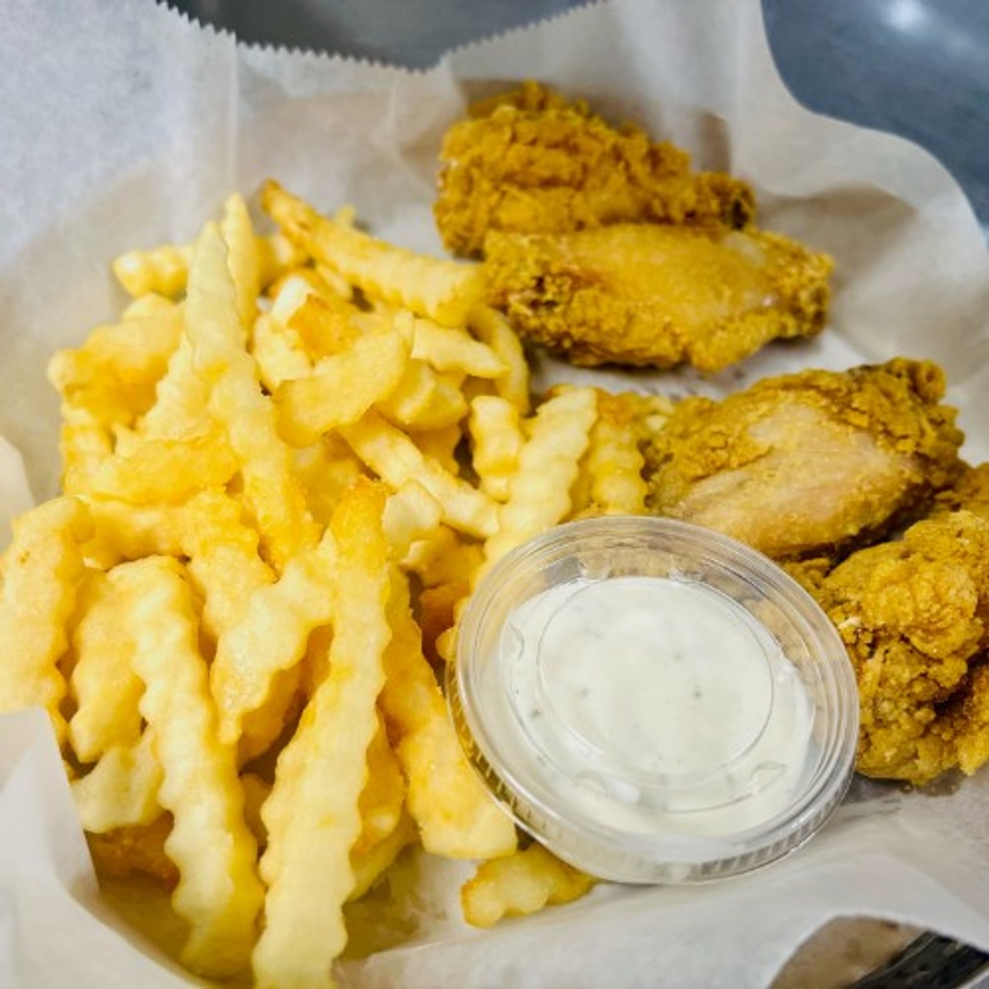 Kids Original Wings & Fries