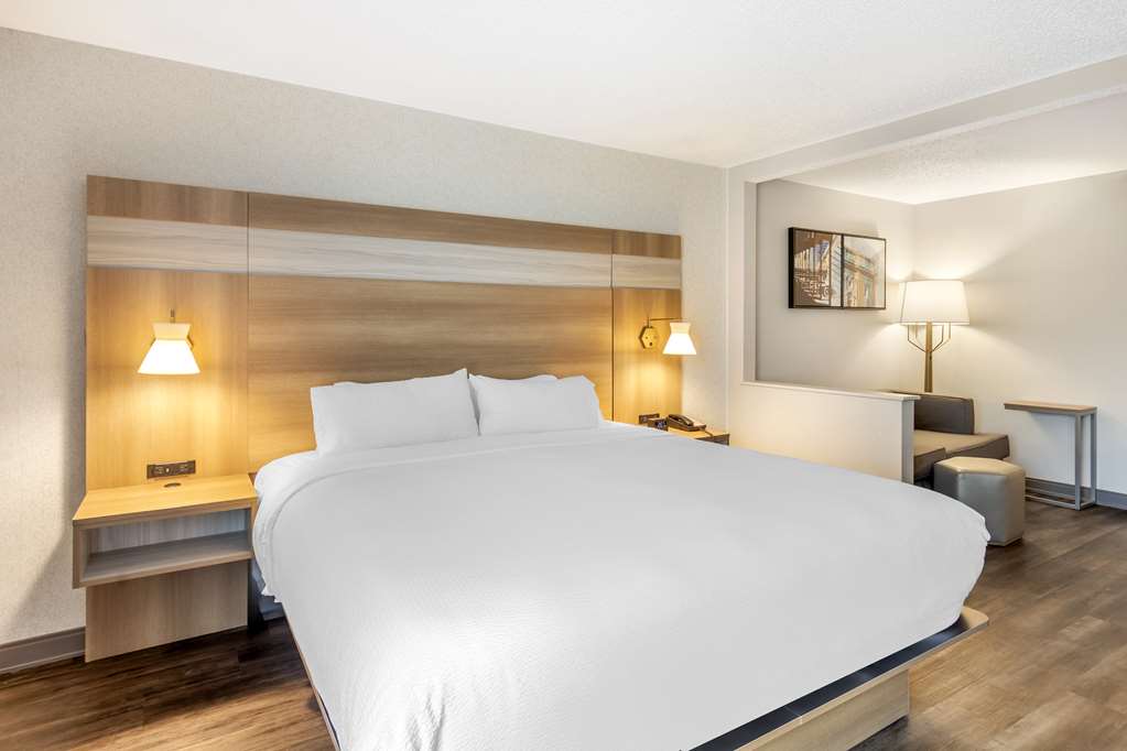 Best Western Plus Heritage Rail Inn & Suites Image