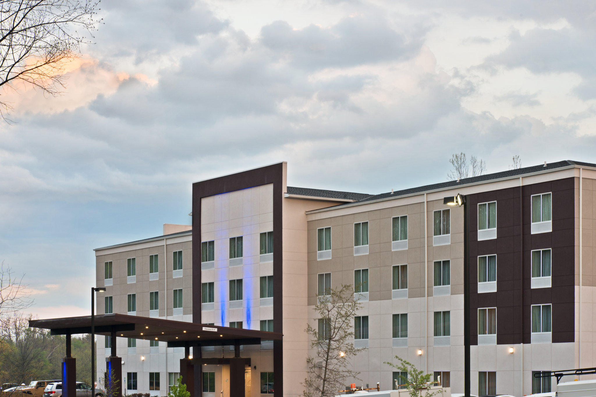 Holiday Inn Express & Suites Harrisburg S - New Cumberland Photo