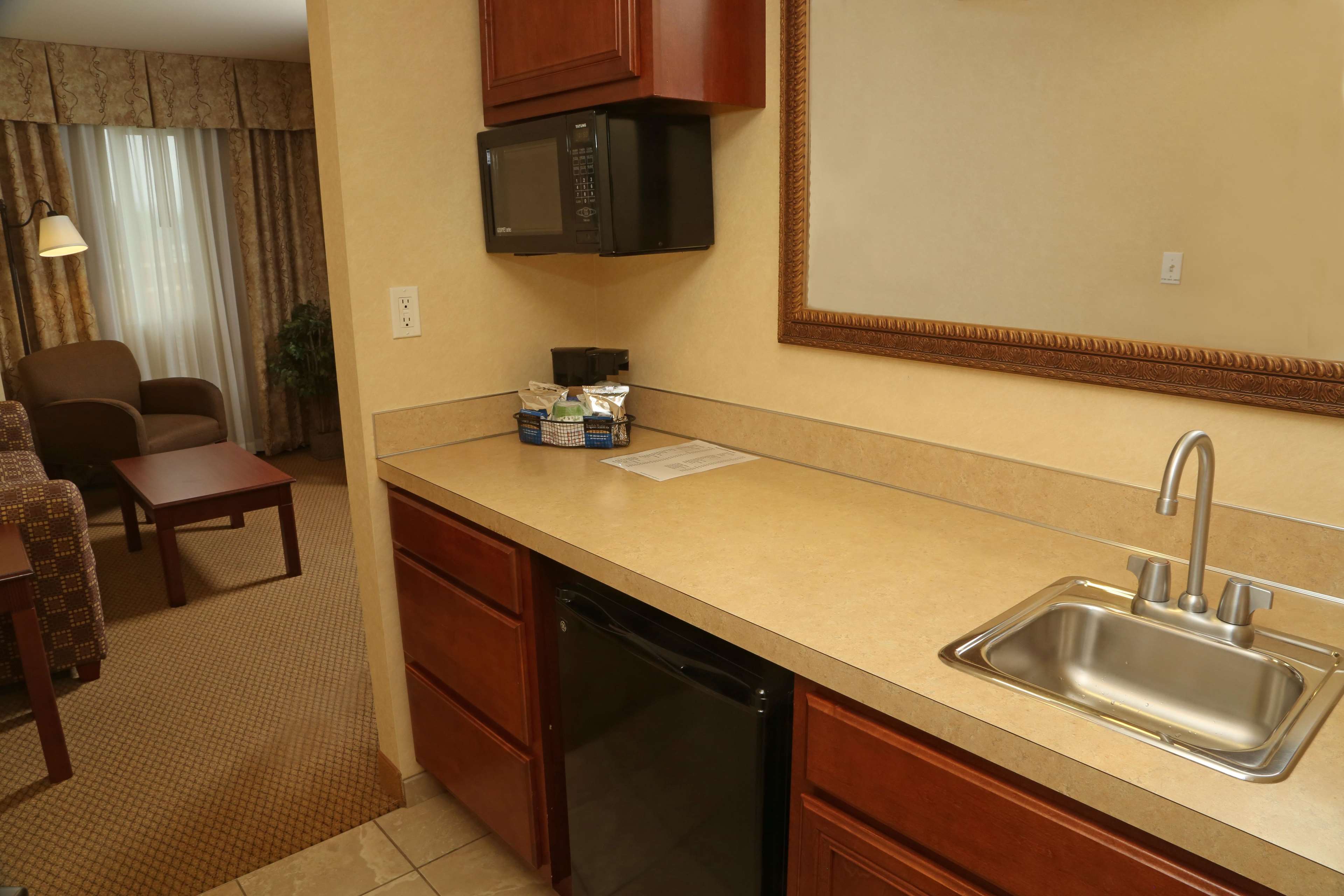 Hampton Inn & Suites Burlington Photo