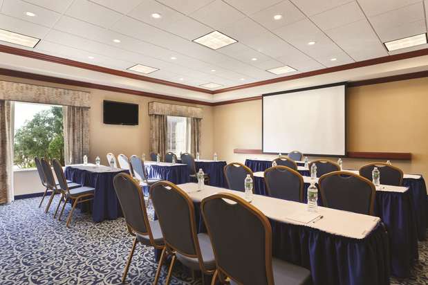 Images Hampton Inn & Suites Mystic