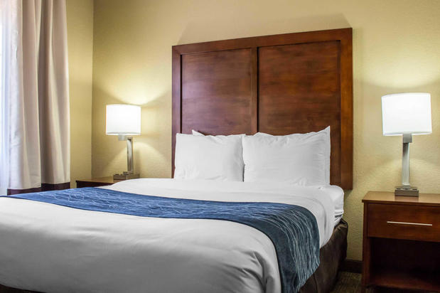 Images Comfort Inn & Suites at Talavi