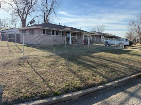 Top Rail Fence Oklahoma City Image