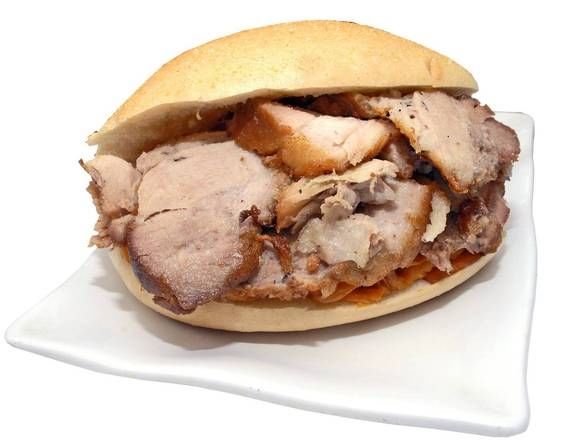 Pan Con Chicharron