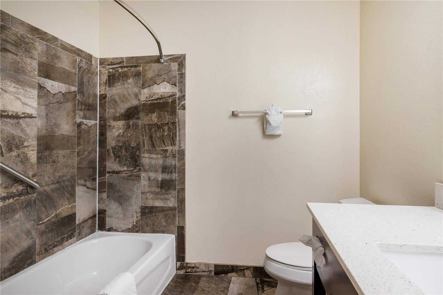 Best Western Aspen Hotel Image